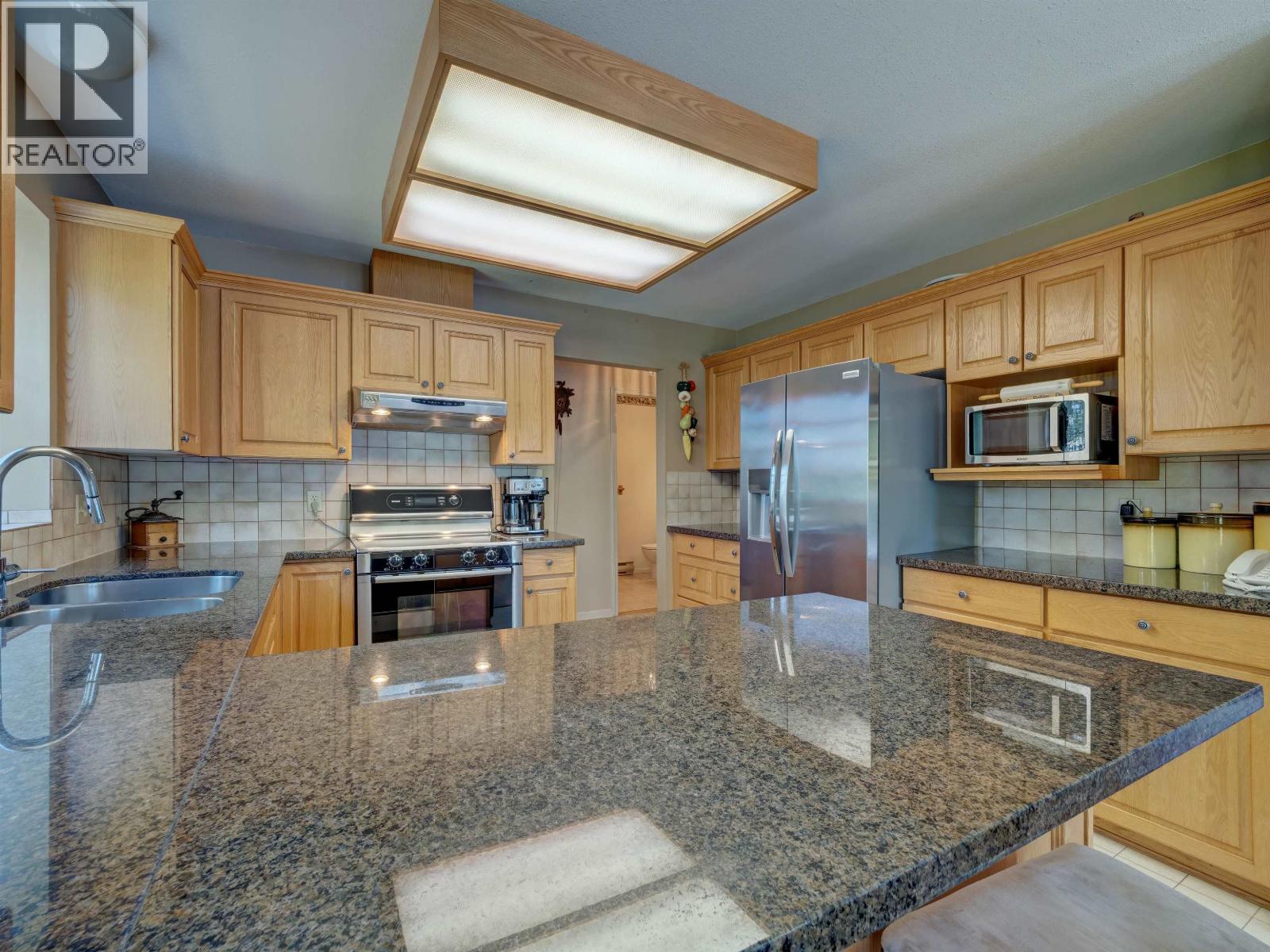 6448 N GALE AVENUE, Sechelt