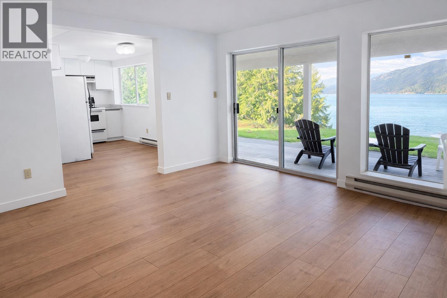 6448 N GALE AVENUE, Sechelt