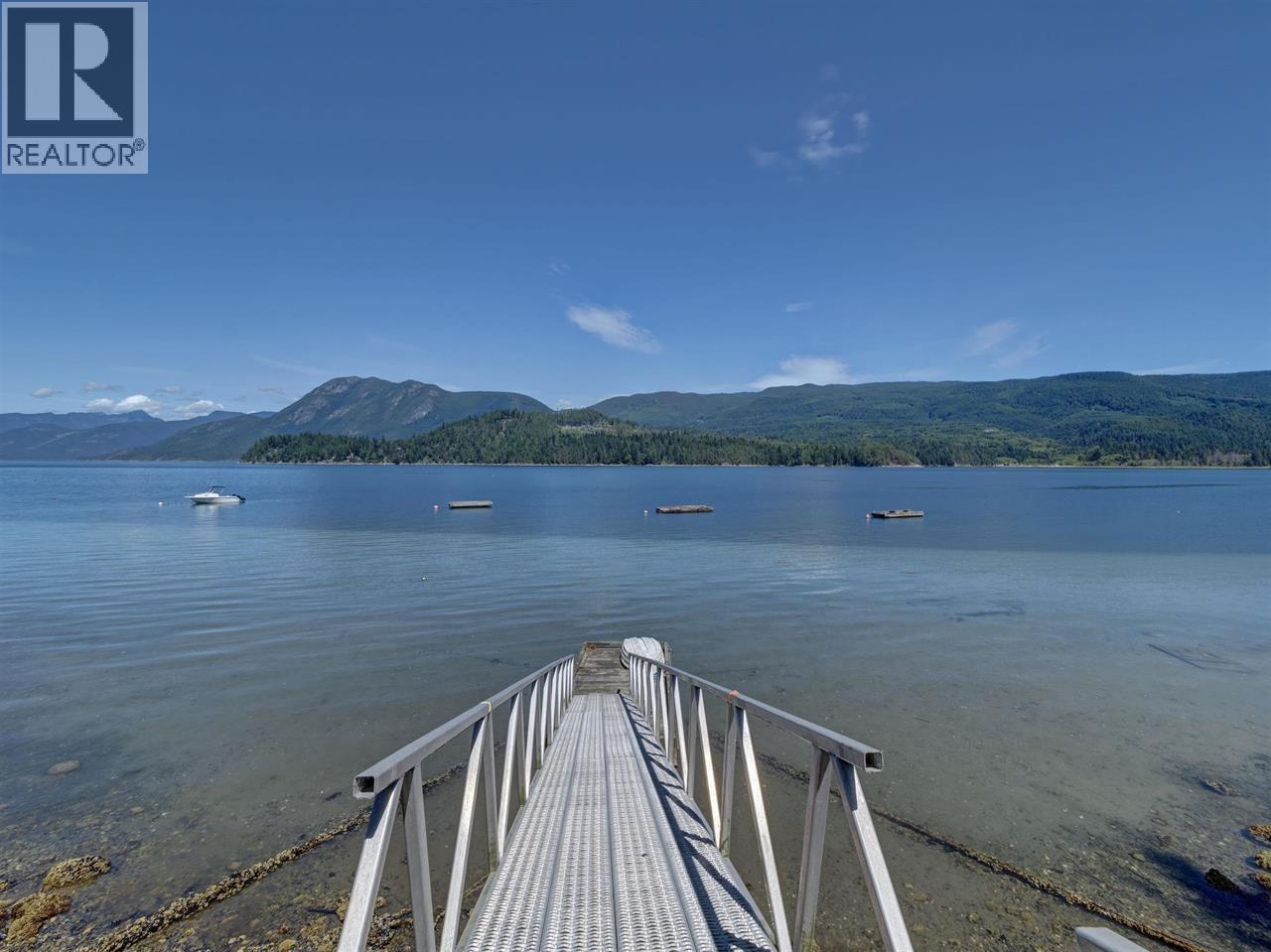 6448 N GALE AVENUE, Sechelt