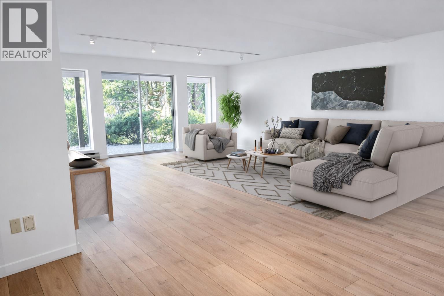 6448 N GALE AVENUE, Sechelt