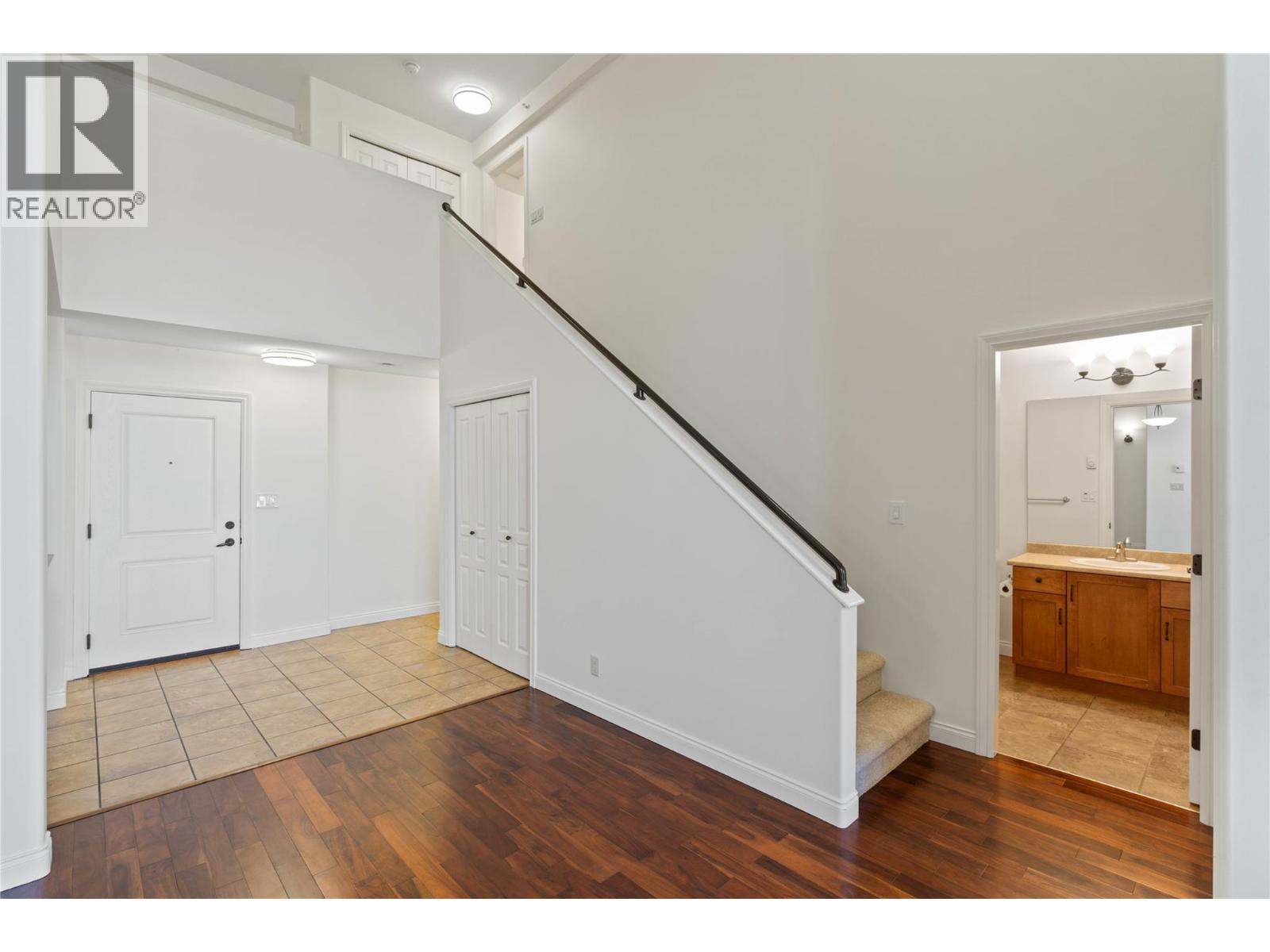 1390 HILLSIDE Drive Unit# 305, Kamloops