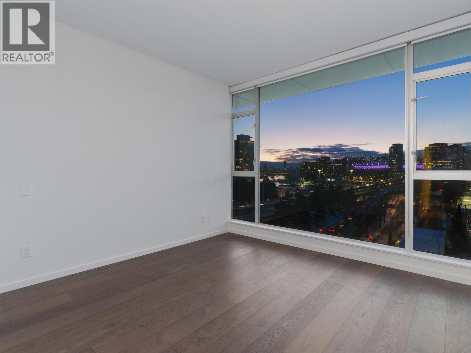 801 221 UNION STREET, Vancouver