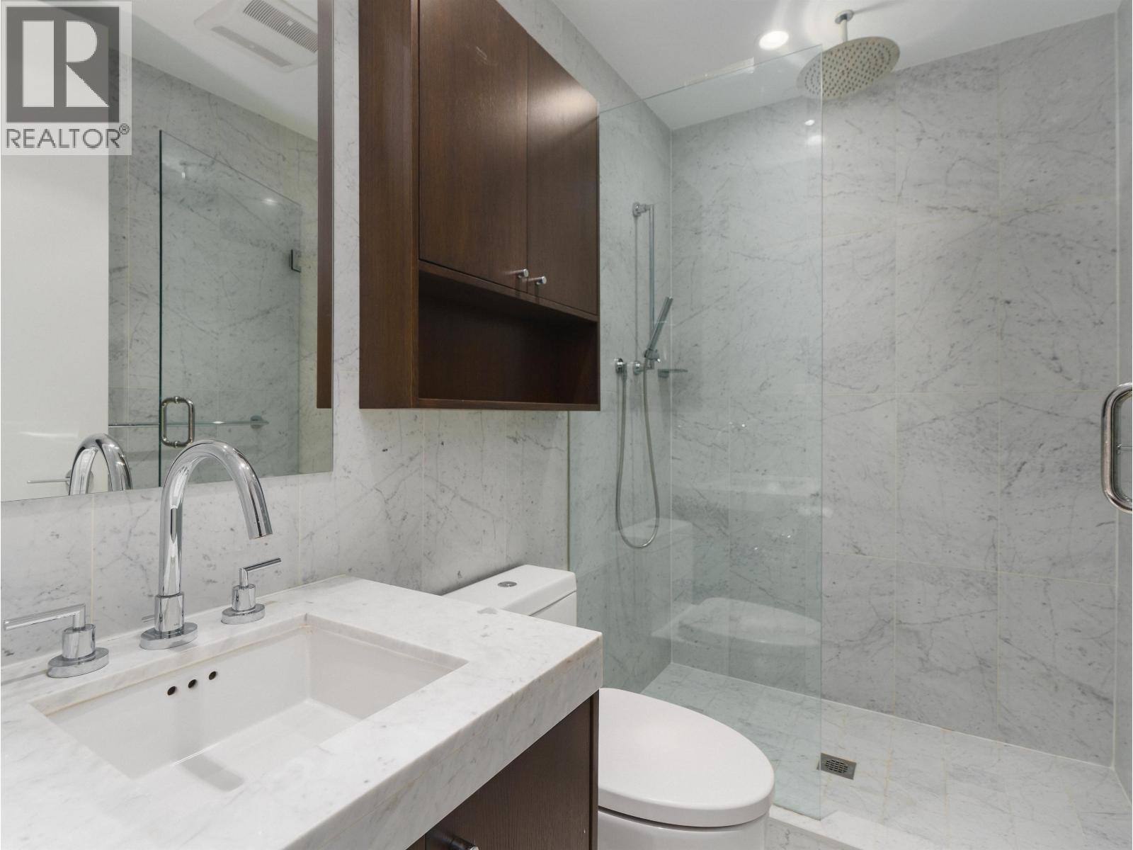 801 221 UNION STREET, Vancouver