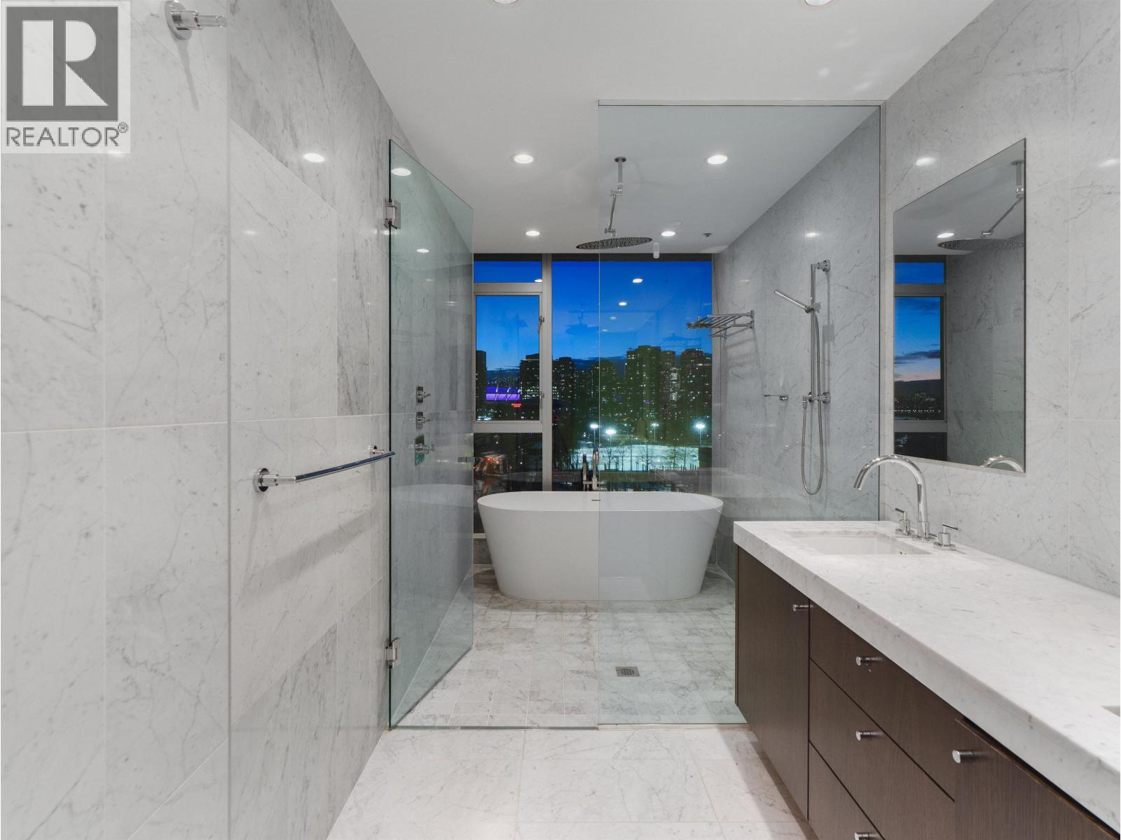 801 221 UNION STREET, Vancouver