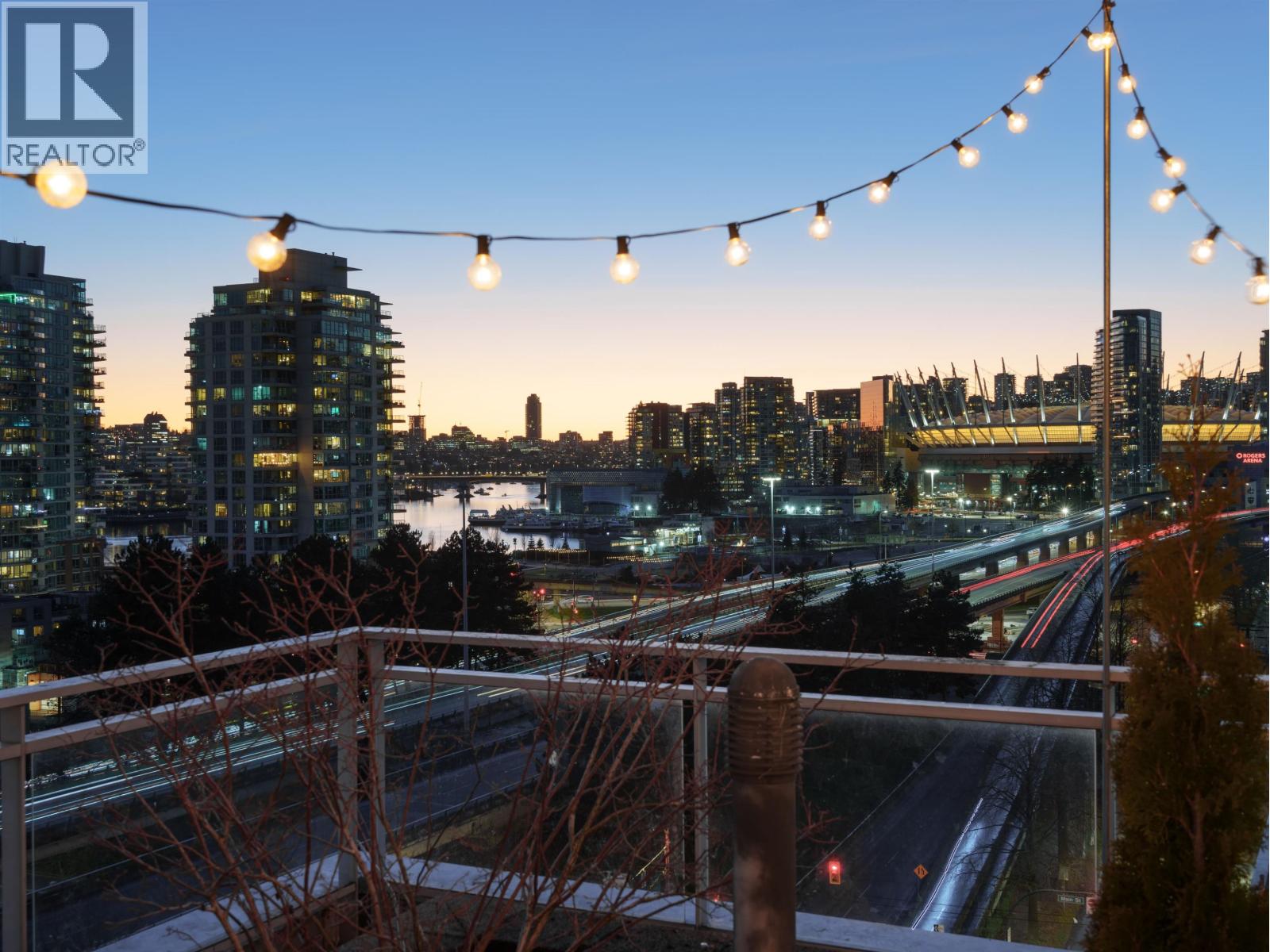 801 221 UNION STREET, Vancouver