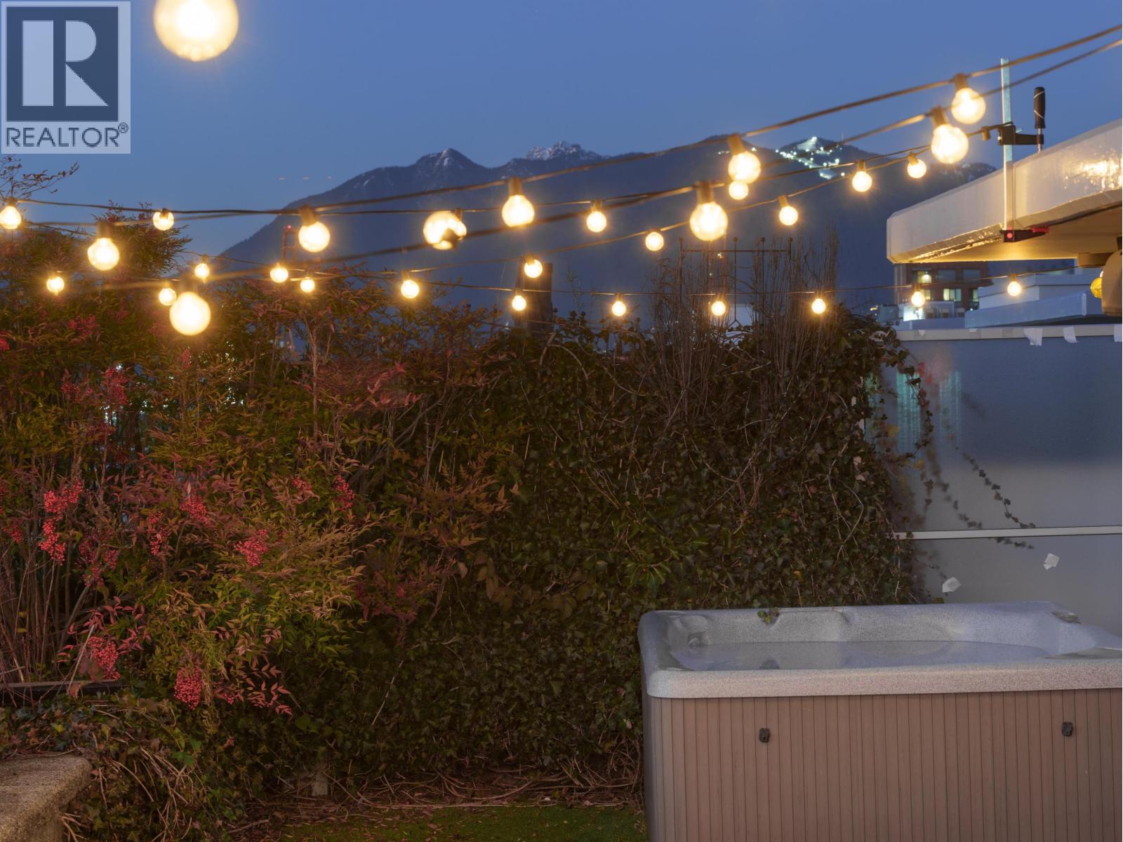801 221 UNION STREET, Vancouver
