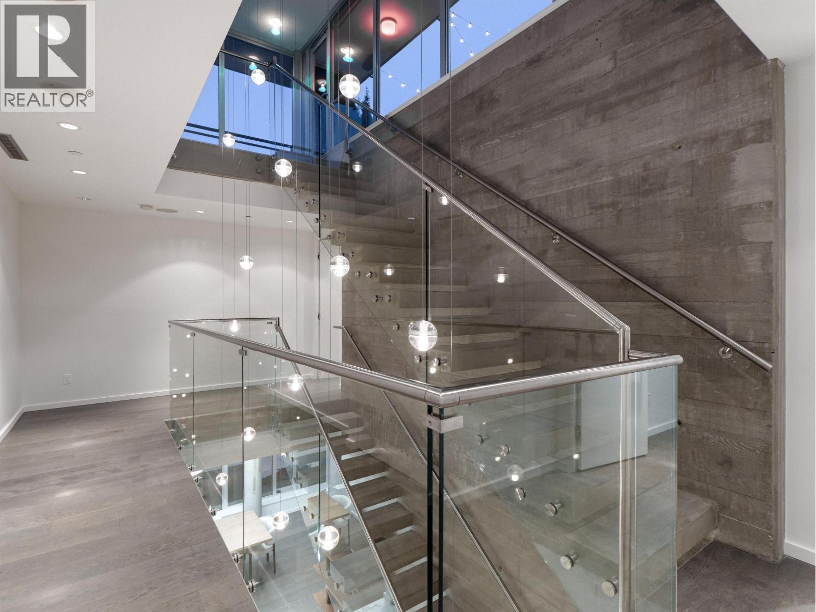801 221 UNION STREET, Vancouver