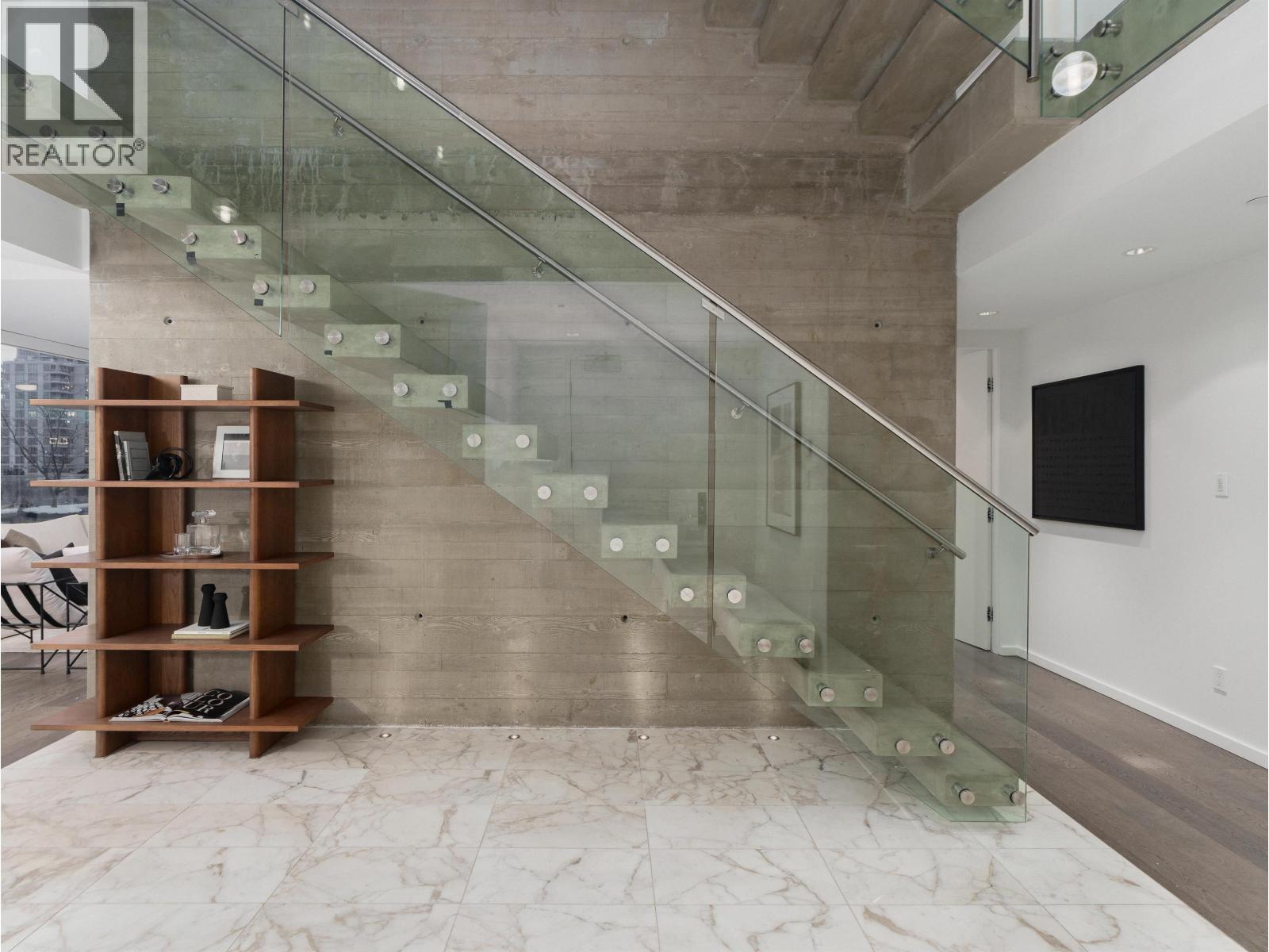 801 221 UNION STREET, Vancouver