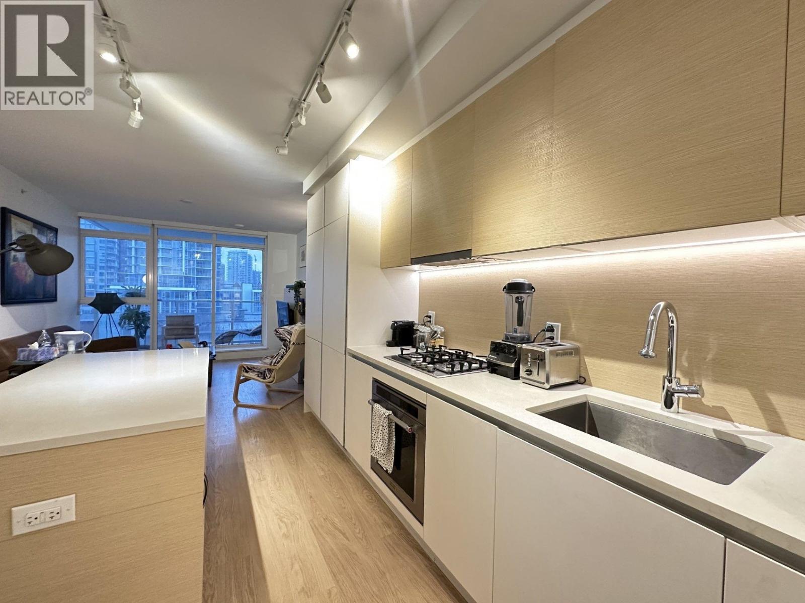 657 WHITING Way - photo 2