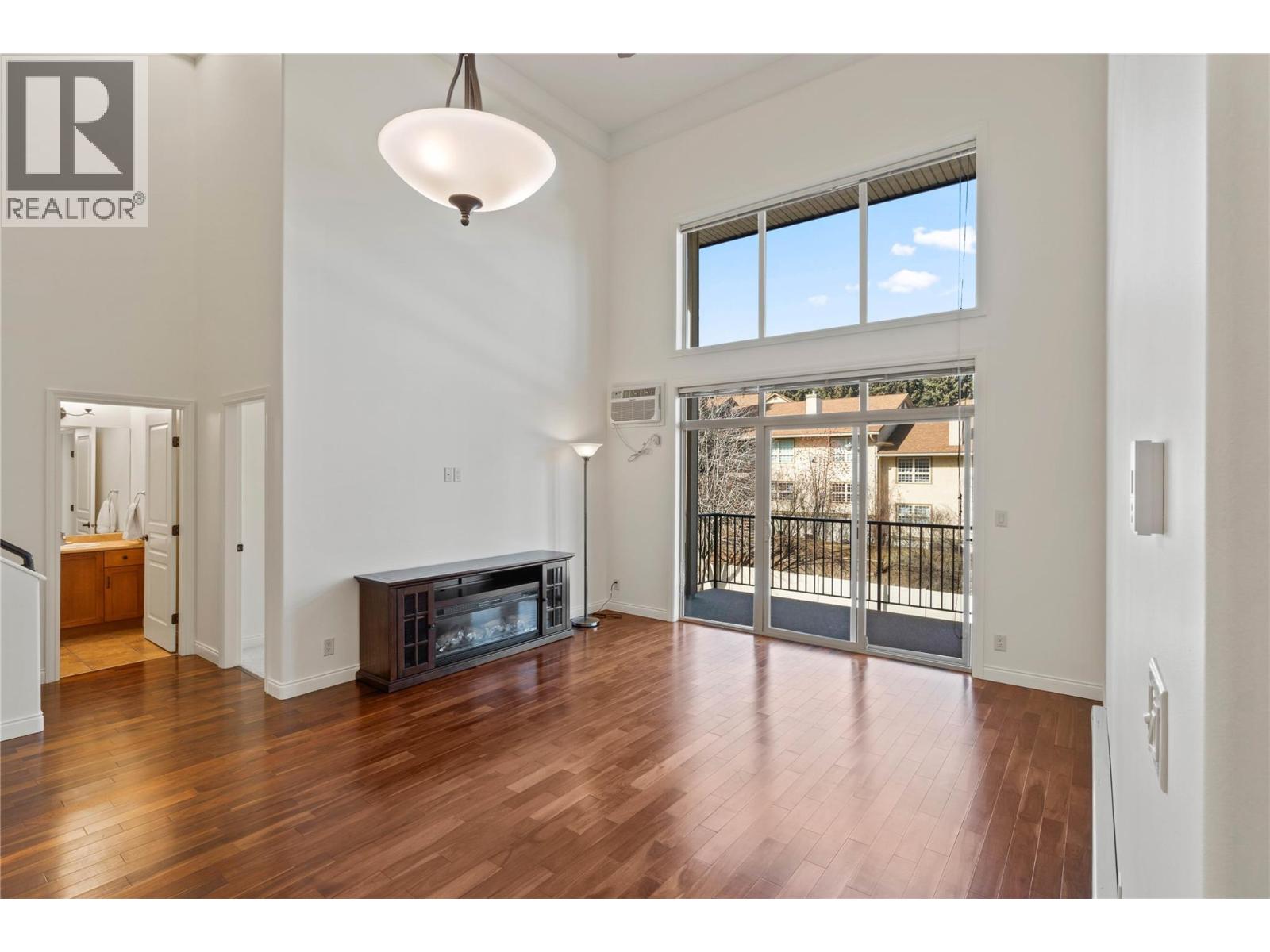 1390 HILLSIDE Drive Unit# 305, Kamloops