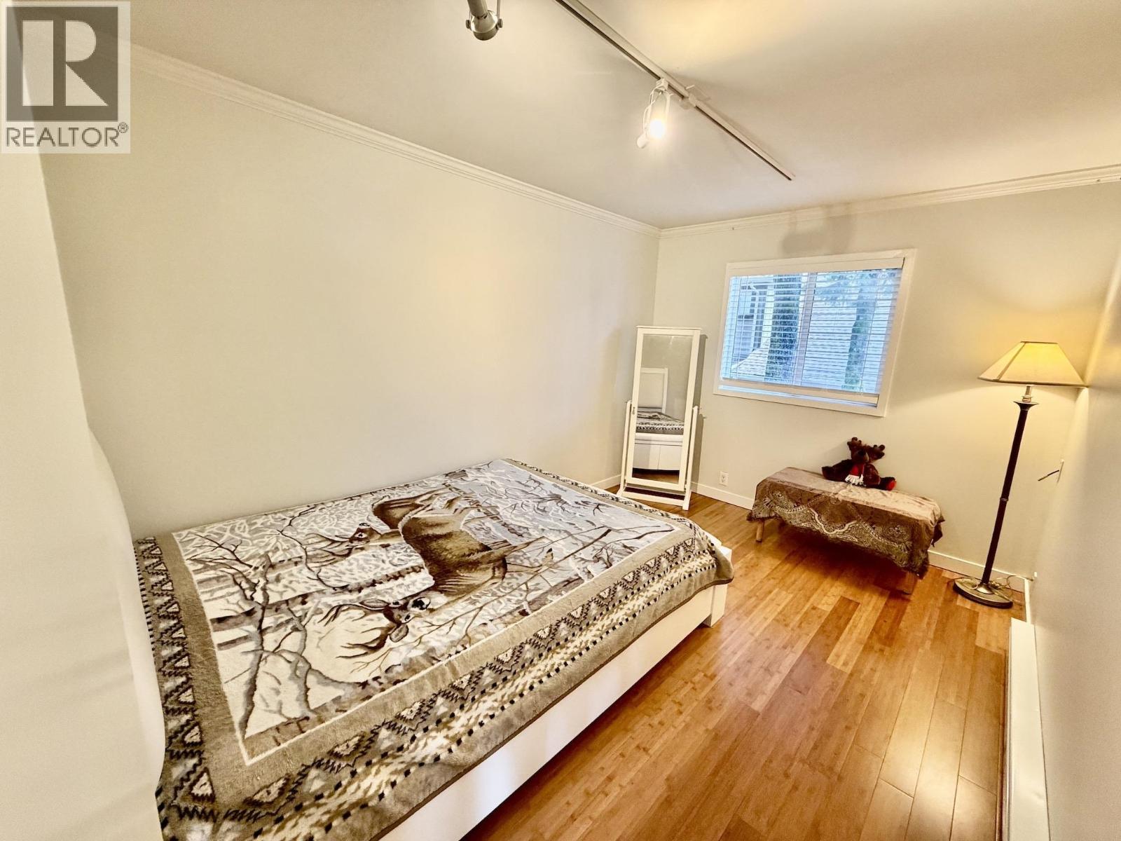 1876 BEAULYNN PLACE, North Vancouver