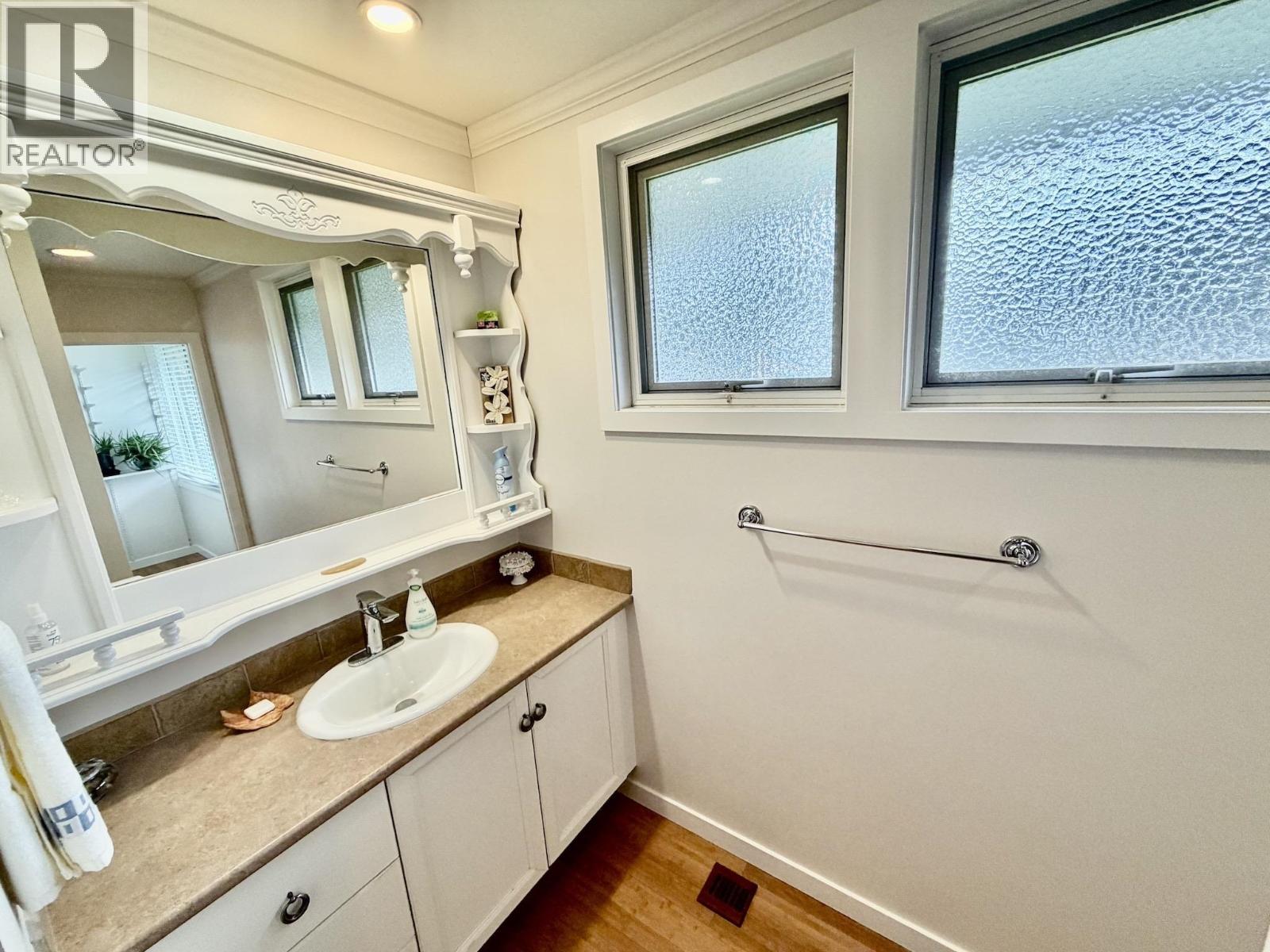 1876 BEAULYNN PLACE, North Vancouver