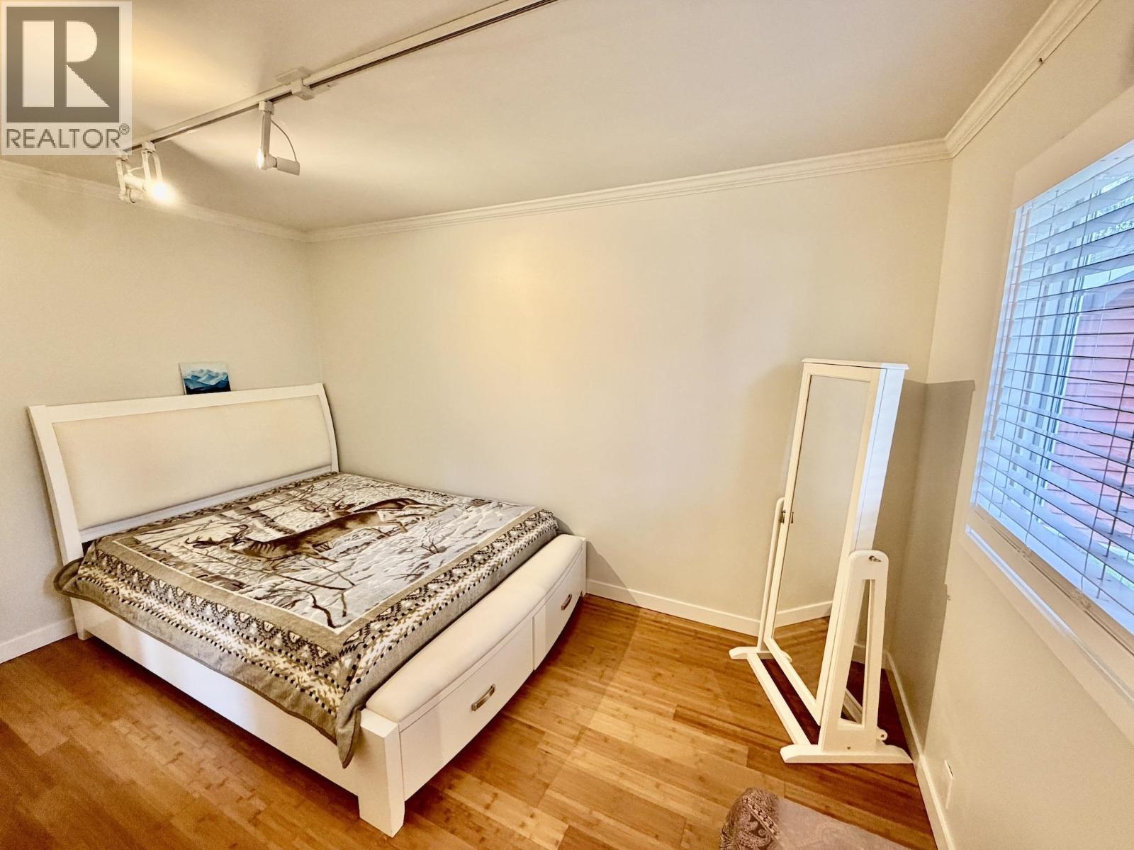 1876 BEAULYNN PLACE, North Vancouver