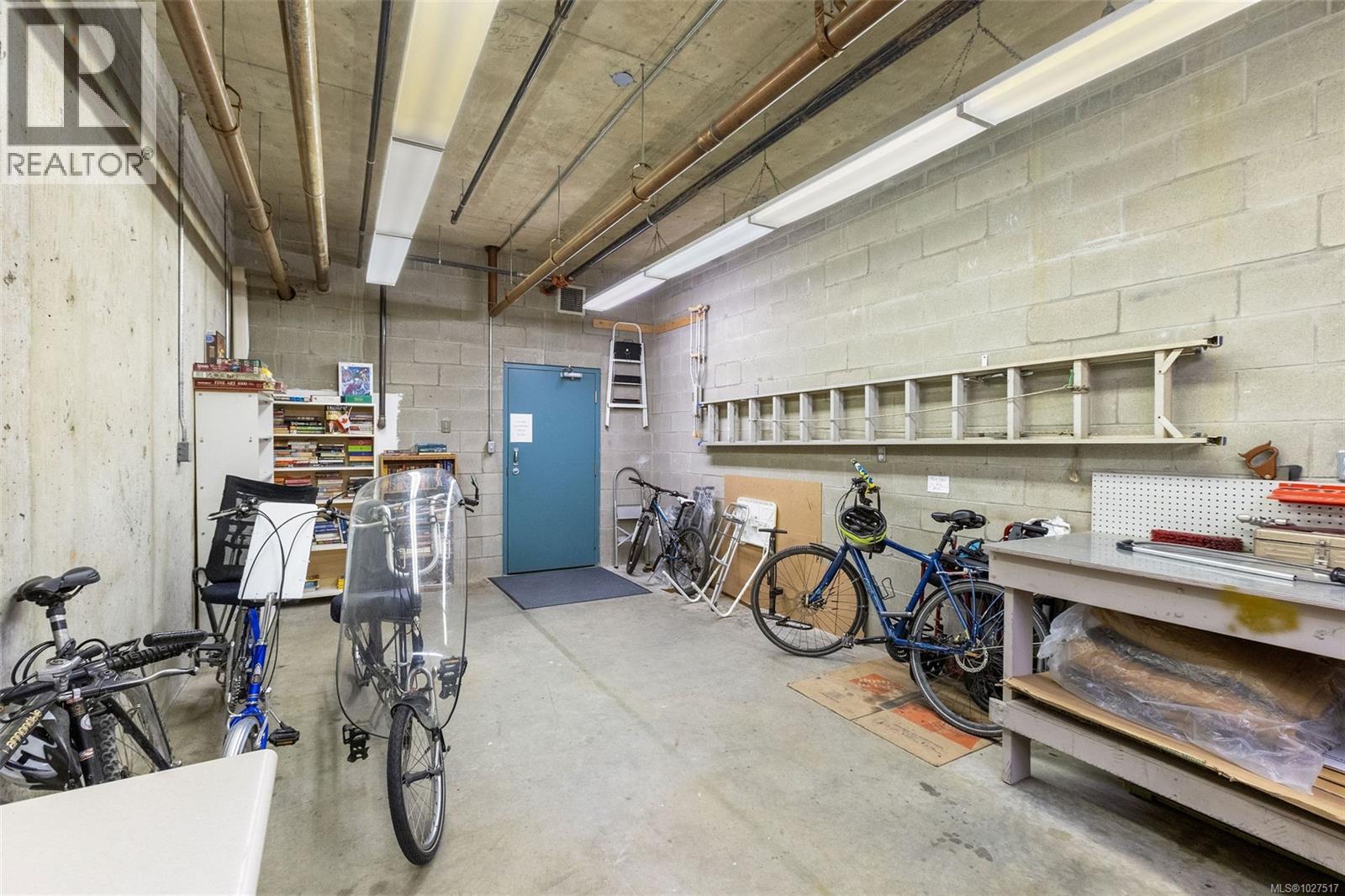 305 1100 Union Road, Saanich