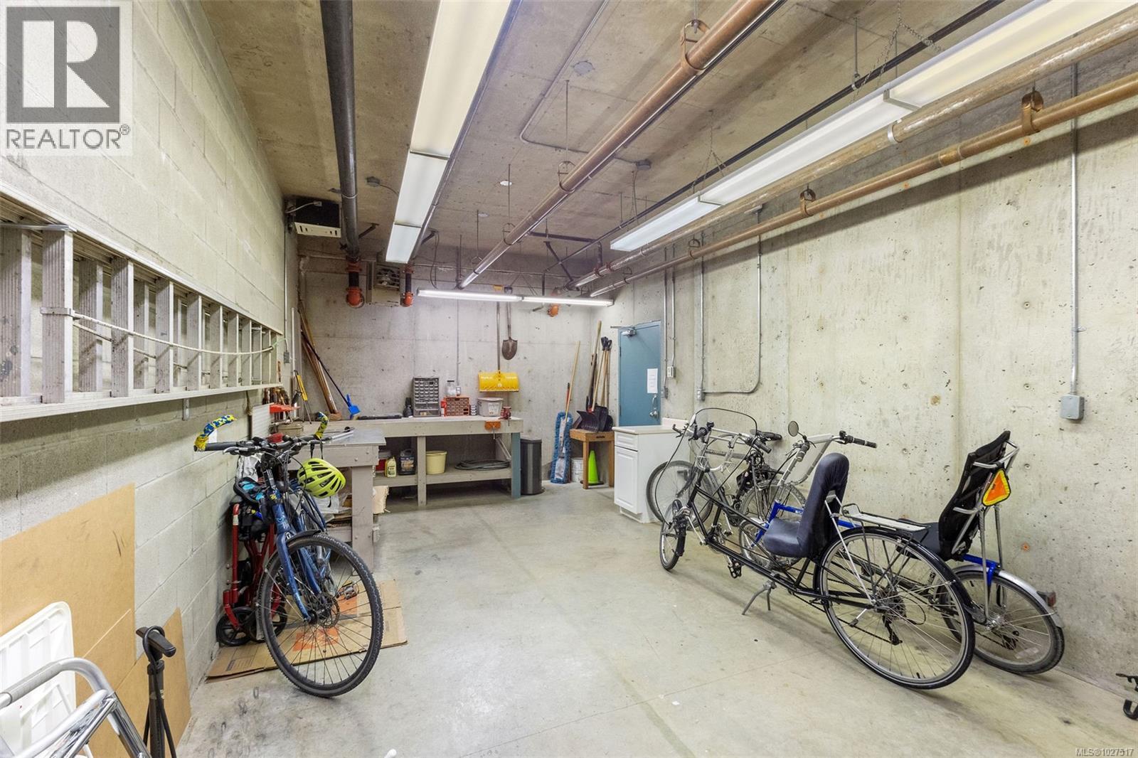 305 1100 Union Road, Saanich