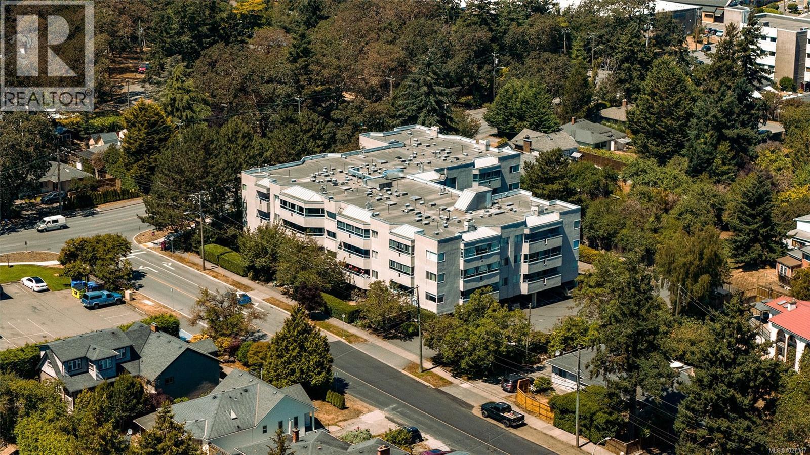 305 1100 Union Road, Saanich