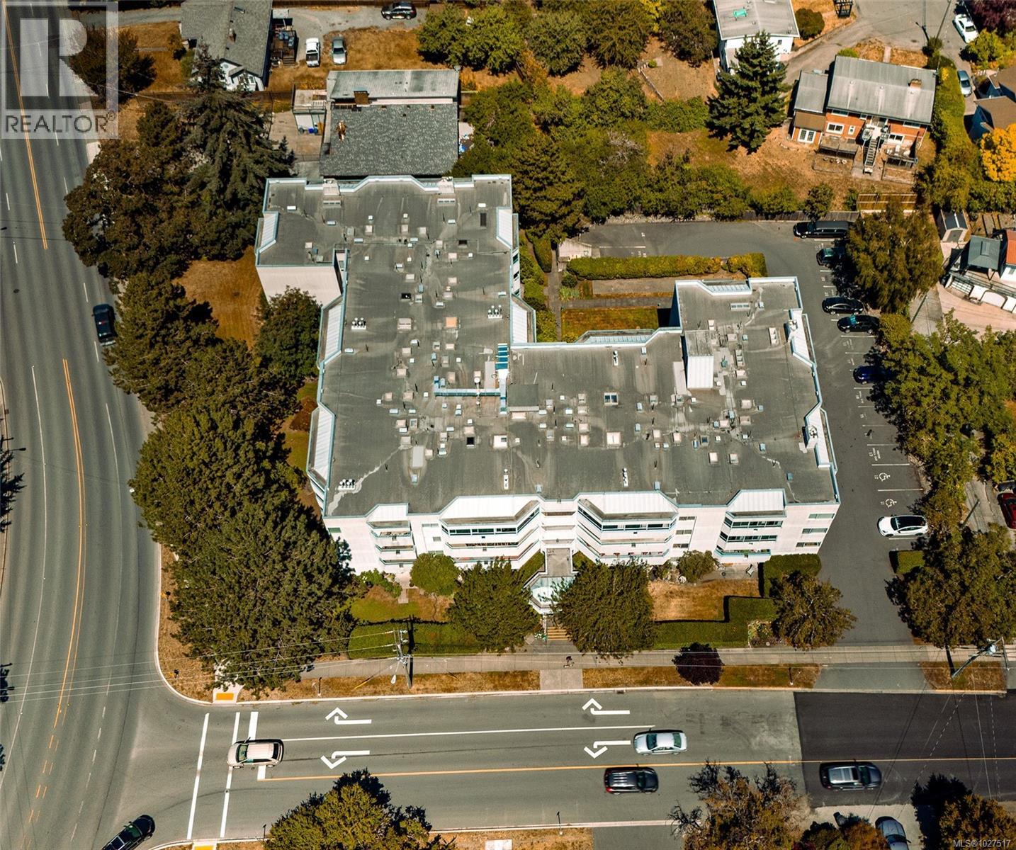 305 1100 Union Road, Saanich