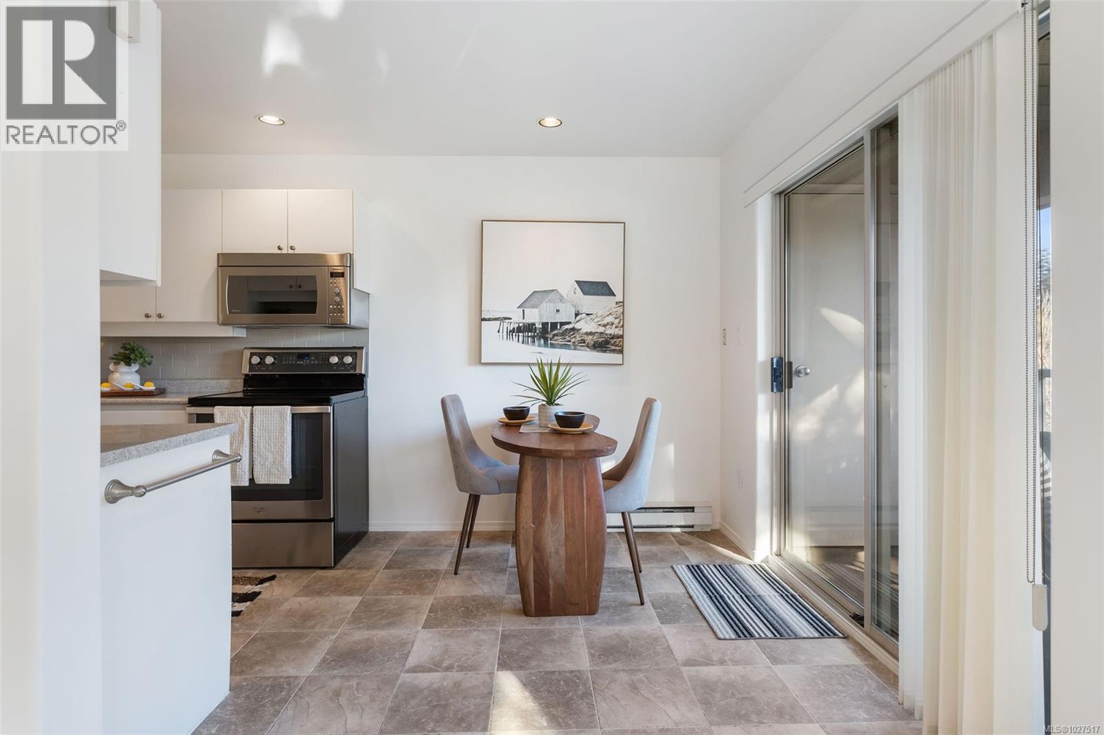 305 1100 Union Road, Saanich