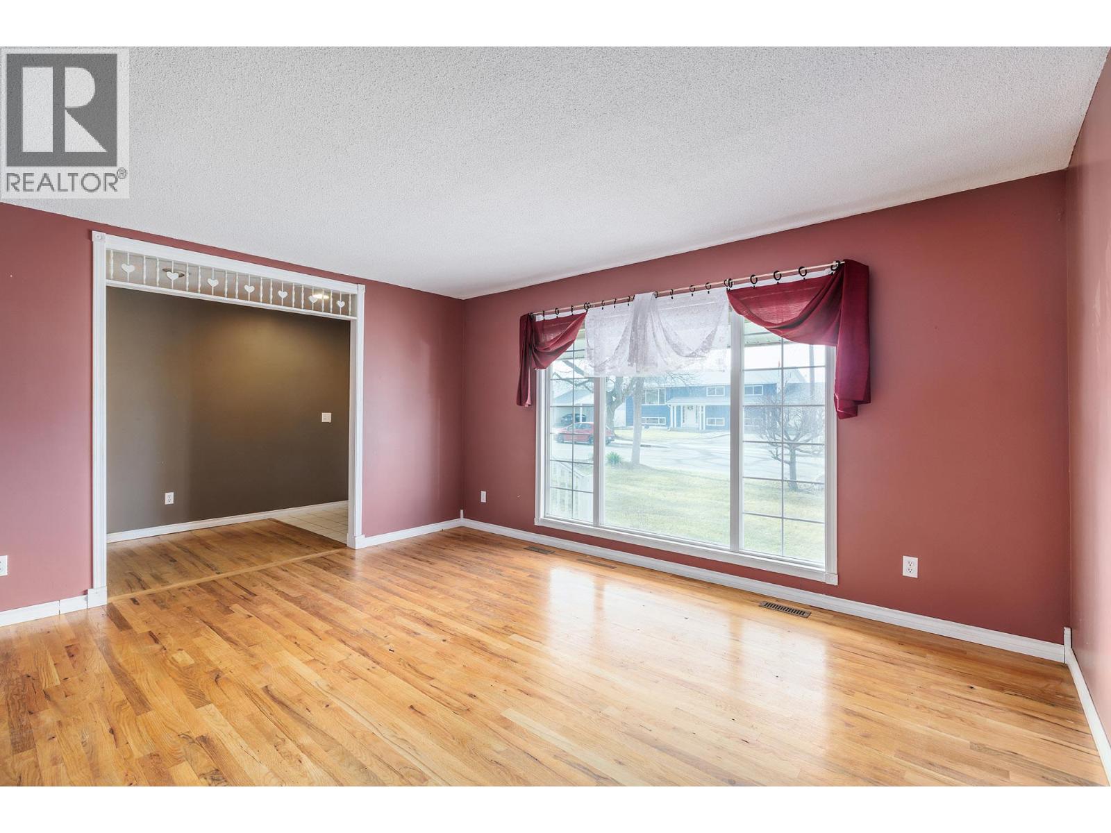  975 Neptune Road, Kelowna