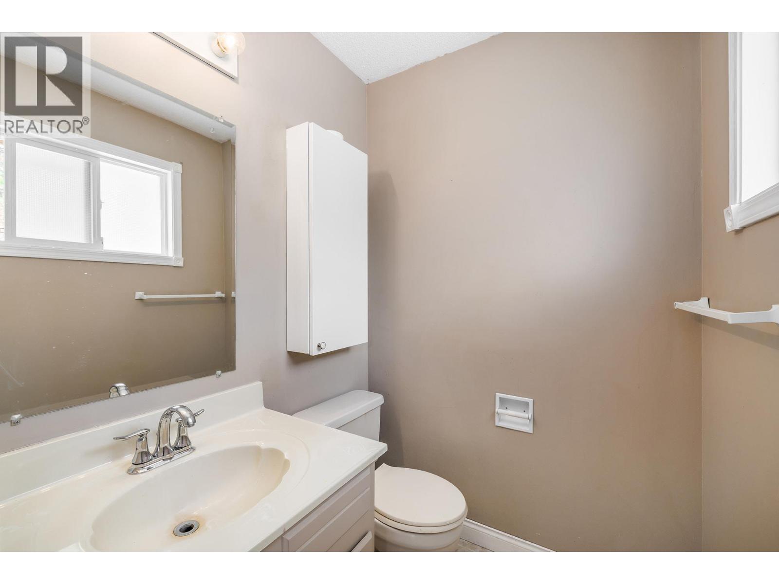  975 Neptune Road, Kelowna