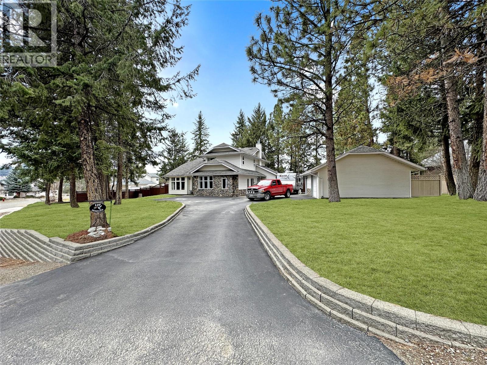 117 DEERVIEW Crescent - 1