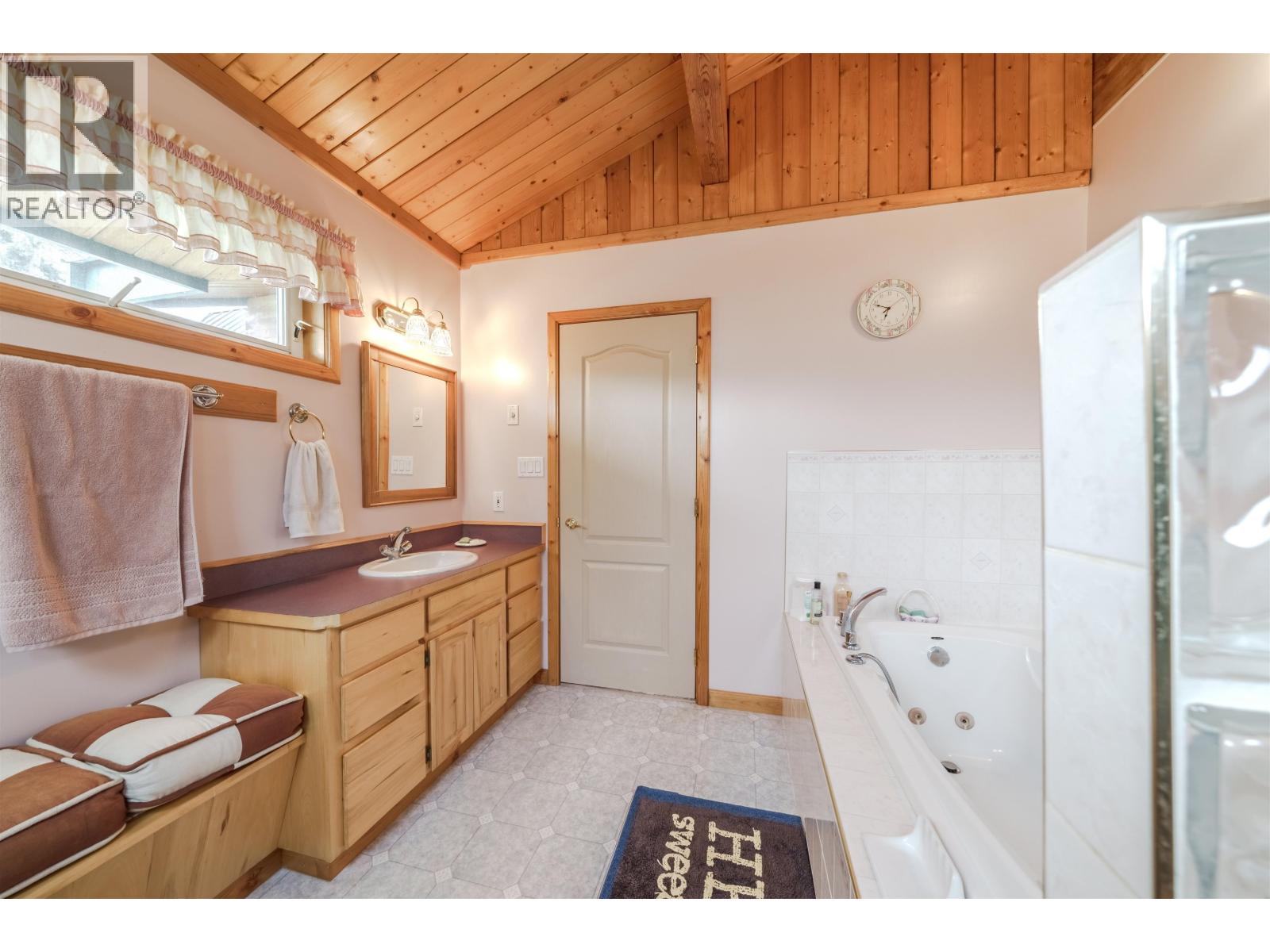 3544 CABIN ROAD, Lac La Hache