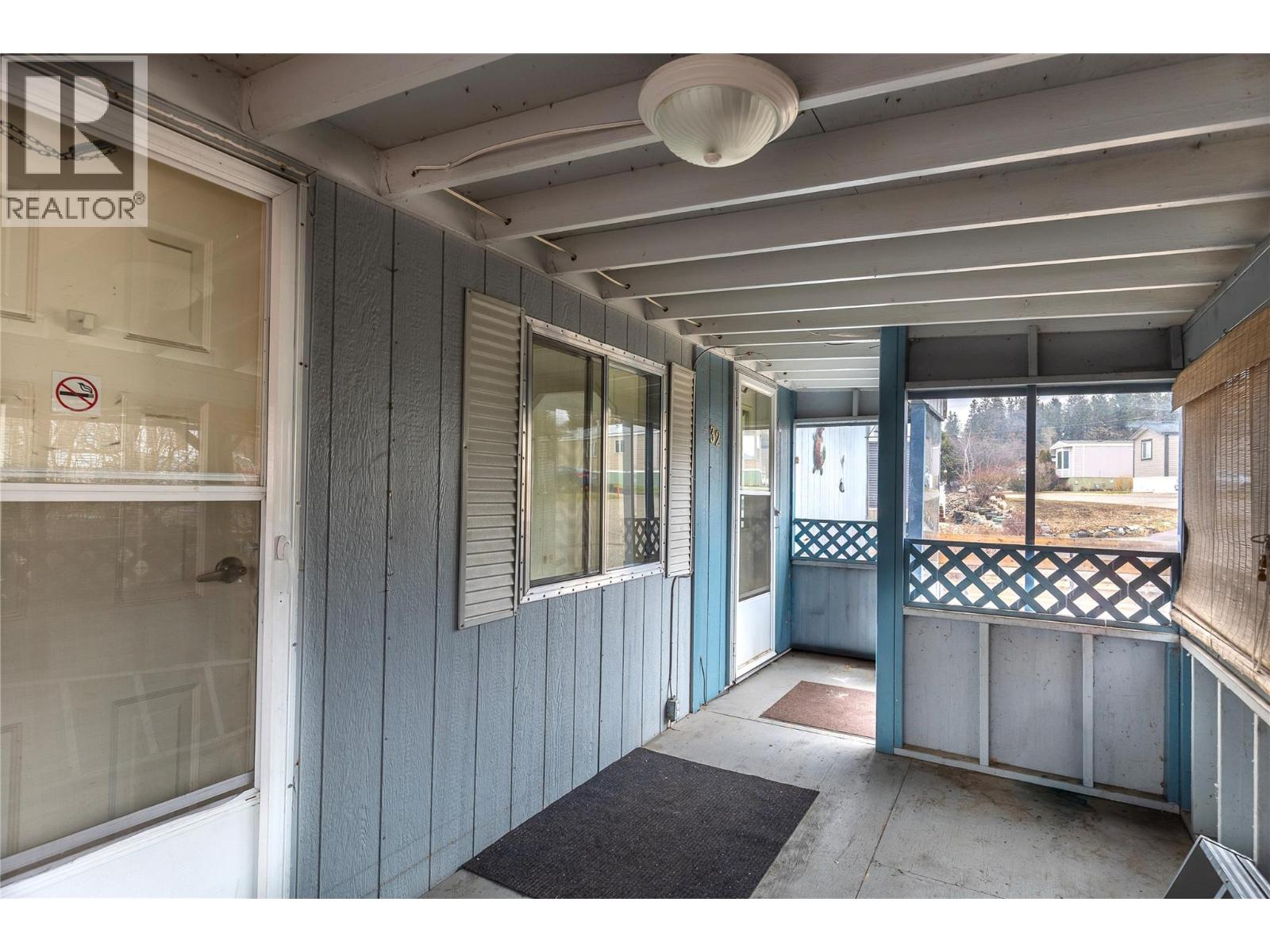 #32 1600 43 AVENUE - 6