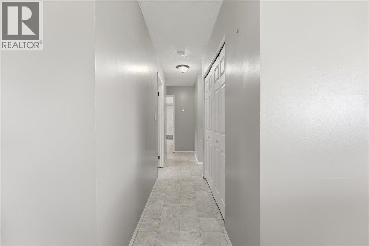 1121 Mountain View Road - 20