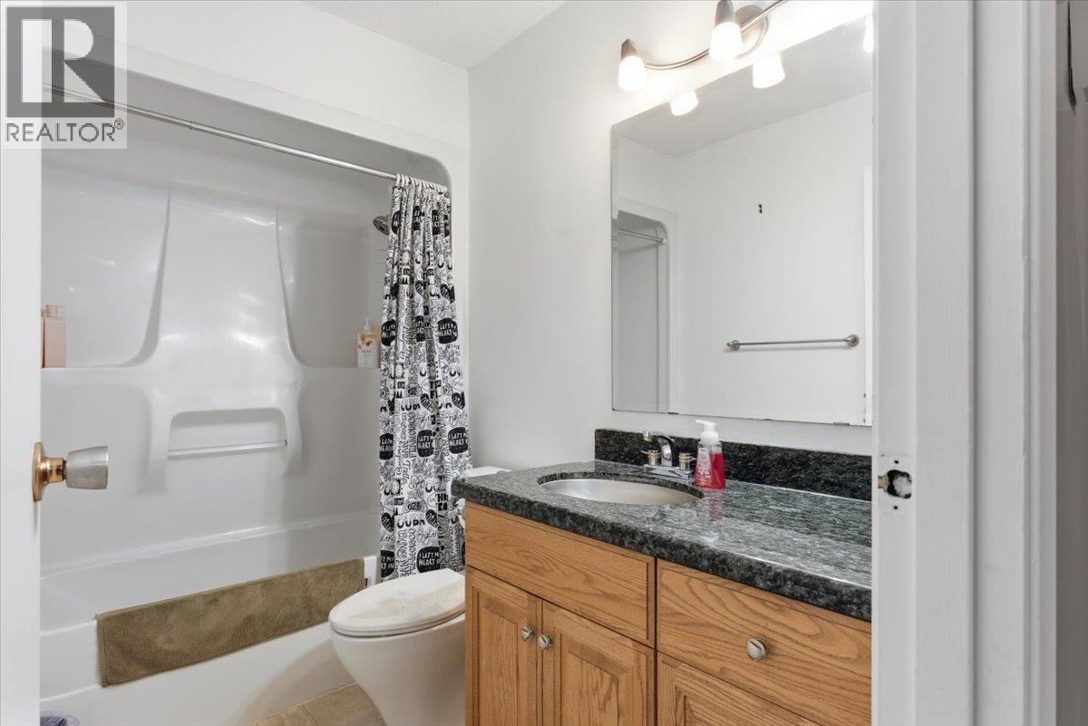 1121 Mountain View Road, Armstrong