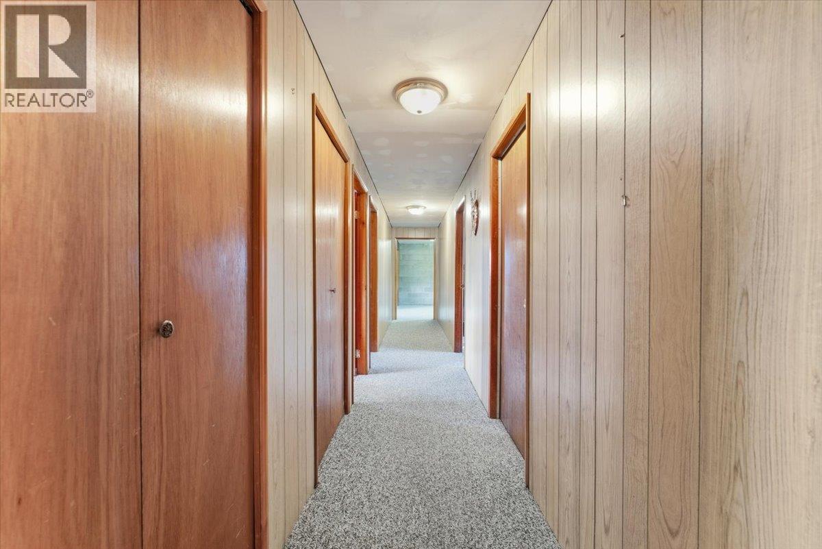 1121 Mountain View Road, Armstrong