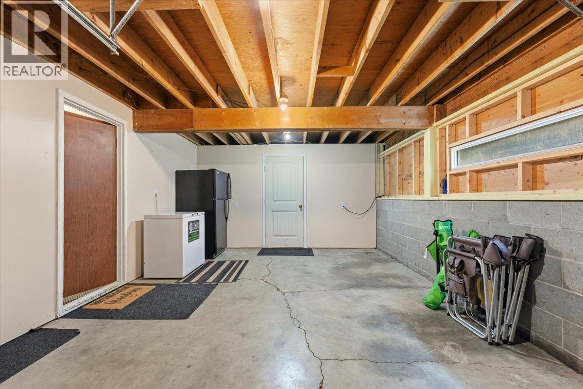 1121 Mountain View Road, Armstrong