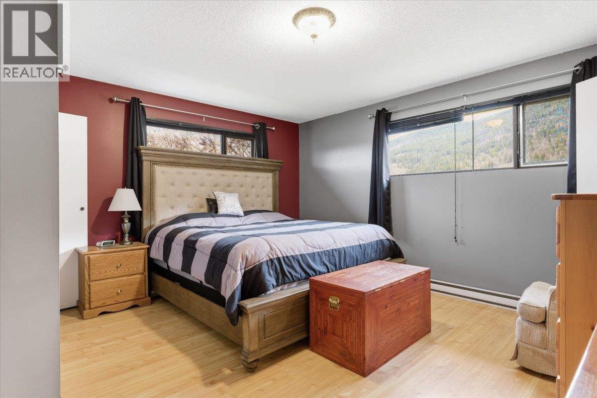 1121 Mountain View Road, Armstrong