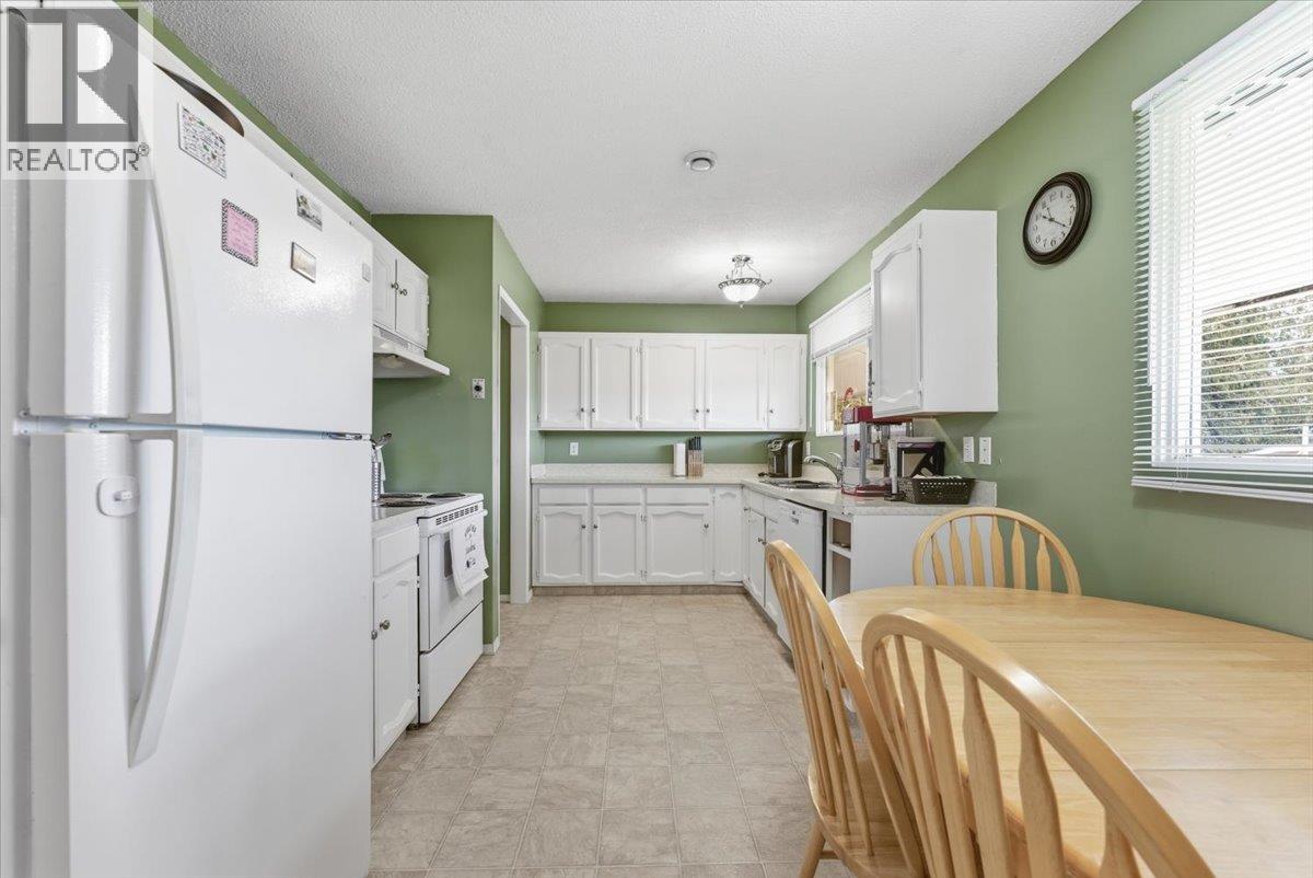 1121 Mountain View Road, Armstrong