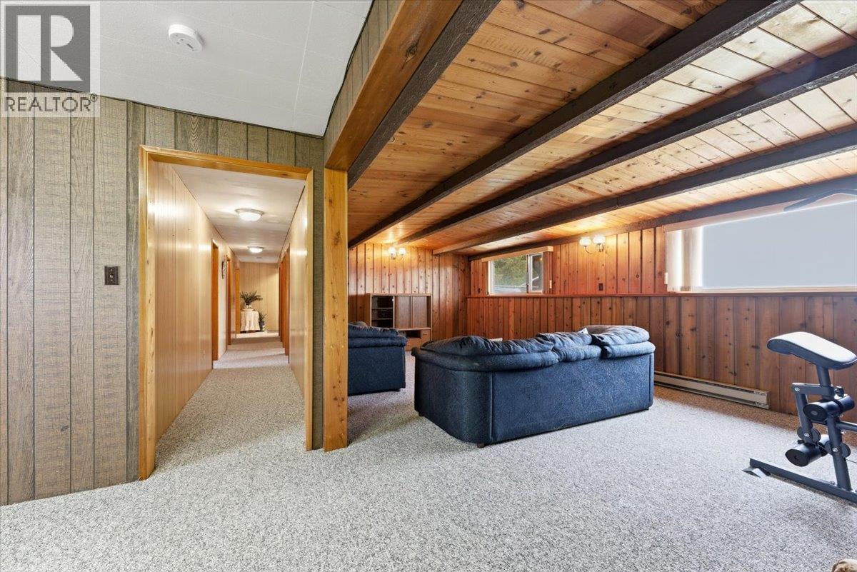 1121 Mountain View Road, Armstrong