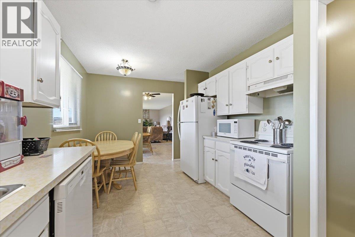 1121 Mountain View Road, Armstrong