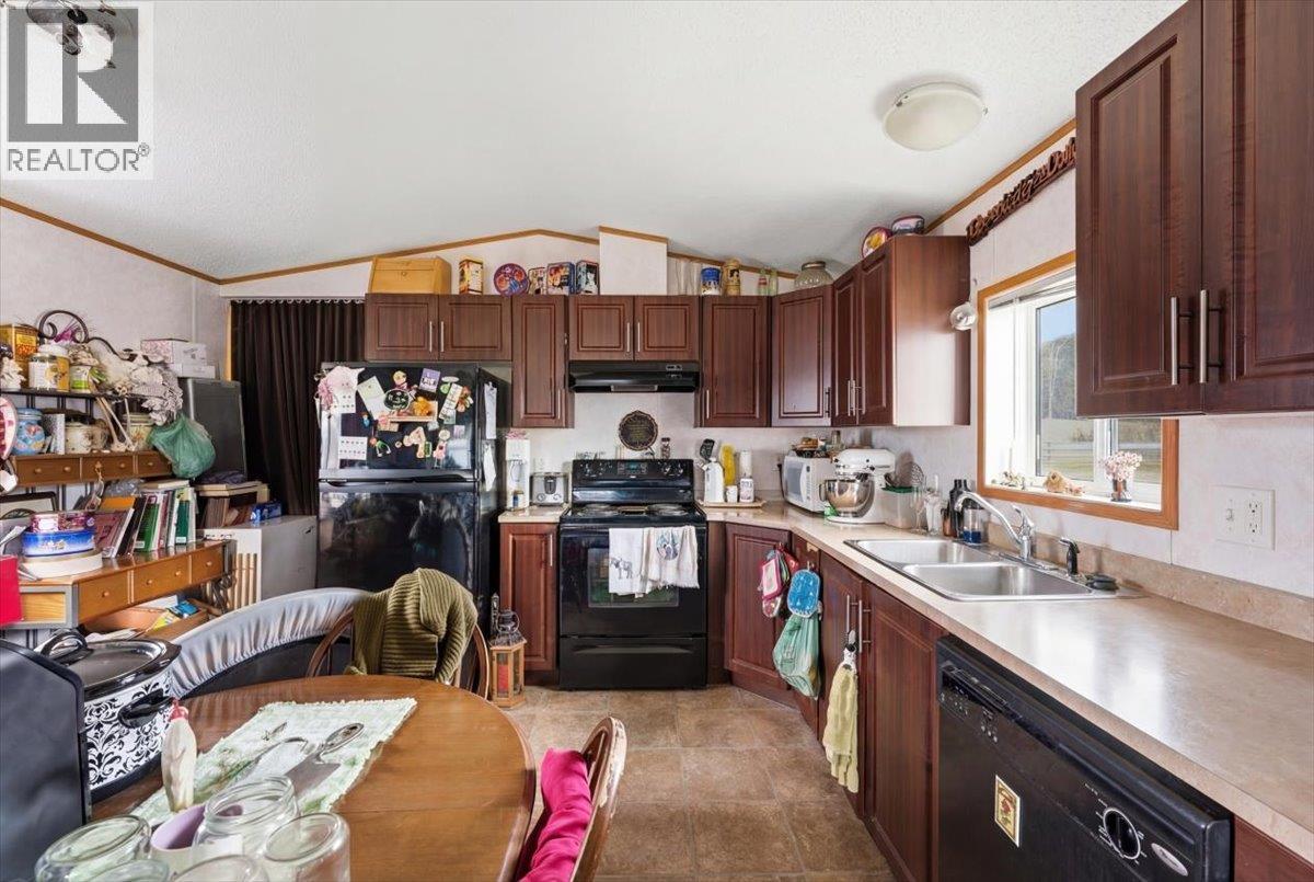 1121 Mountain View Road, Armstrong