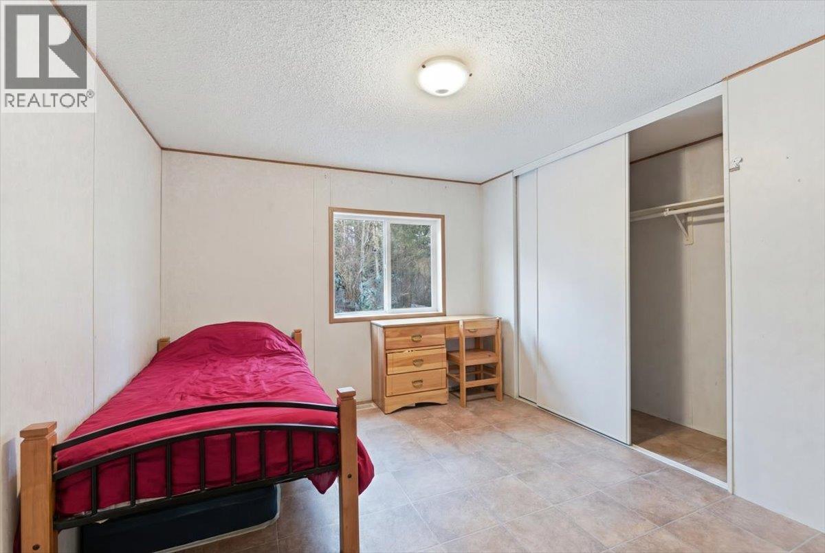 1121 Mountain View Road, Armstrong