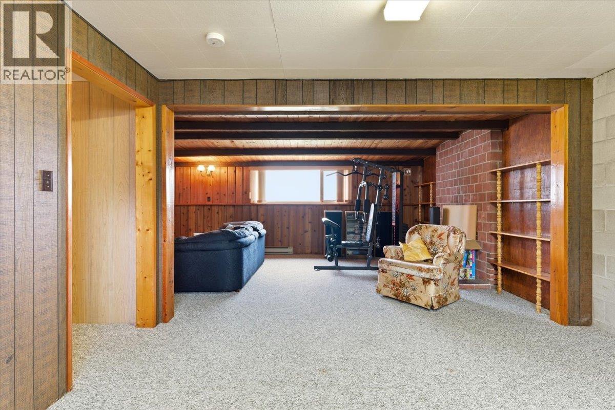 1121 Mountain View Road, Armstrong