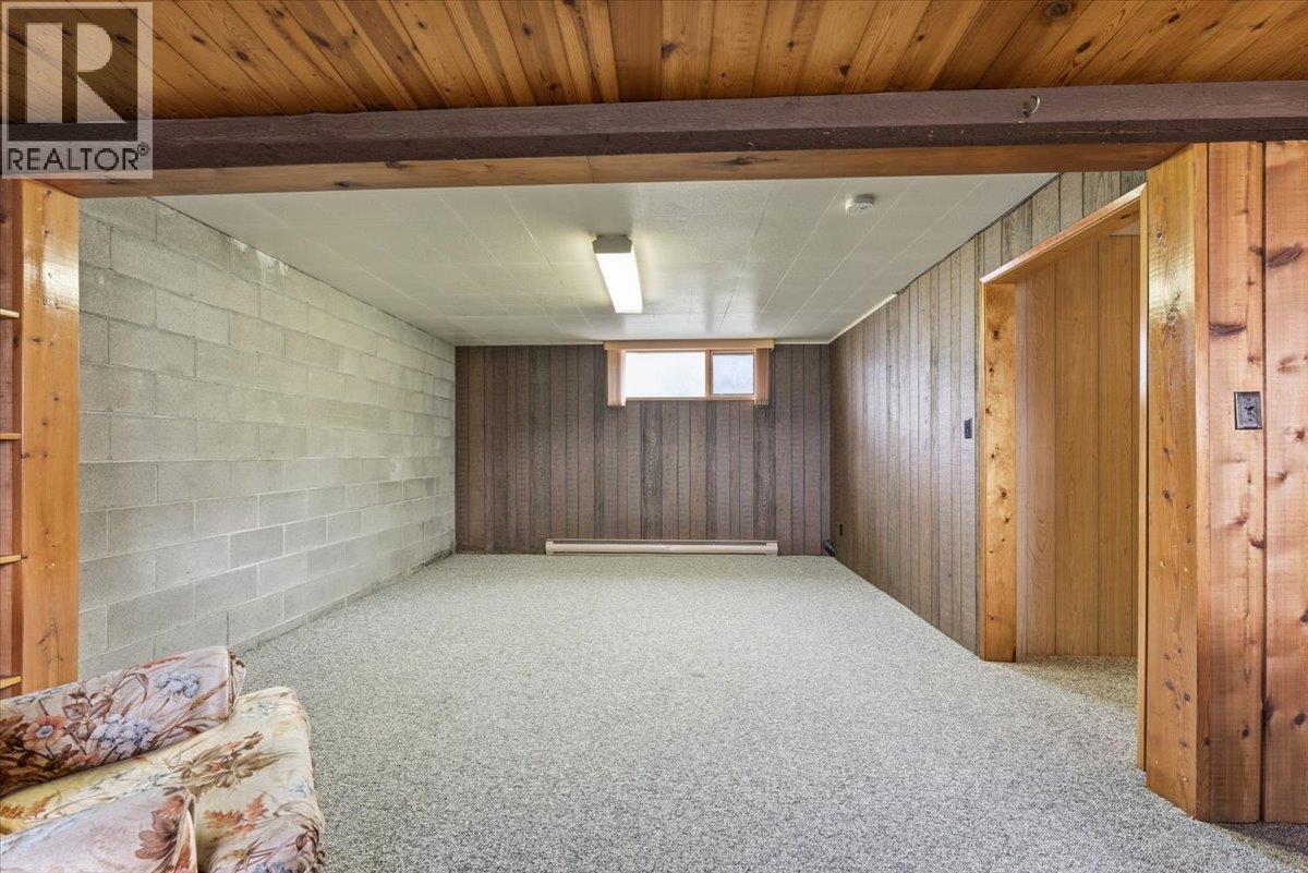 1121 Mountain View Road, Armstrong