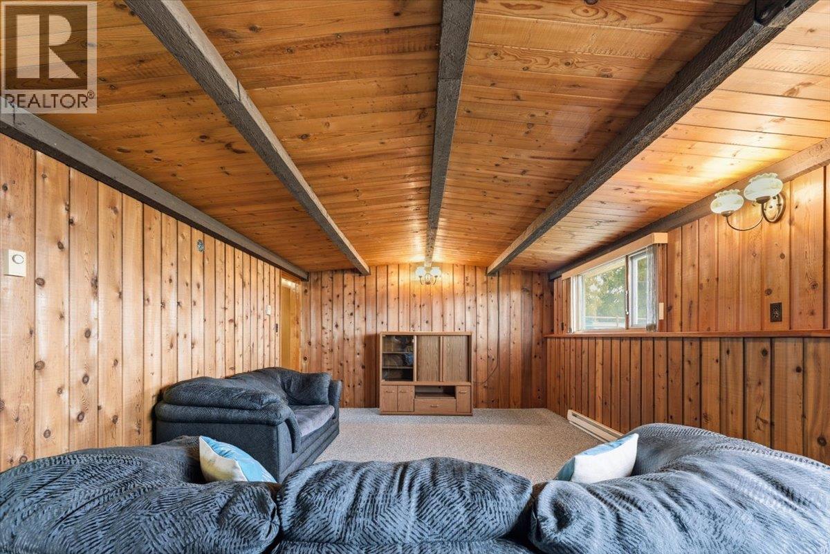 1121 Mountain View Road, Armstrong