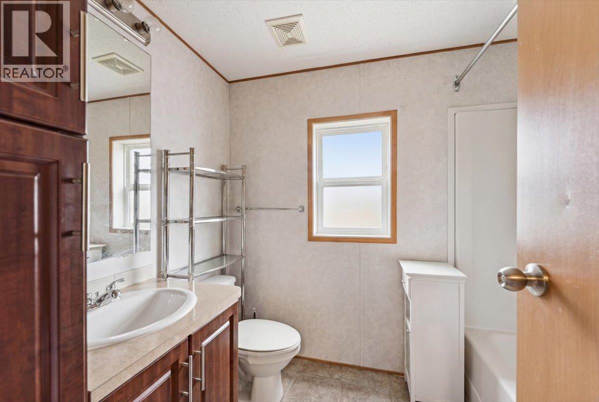 1121 Mountain View Road, Armstrong