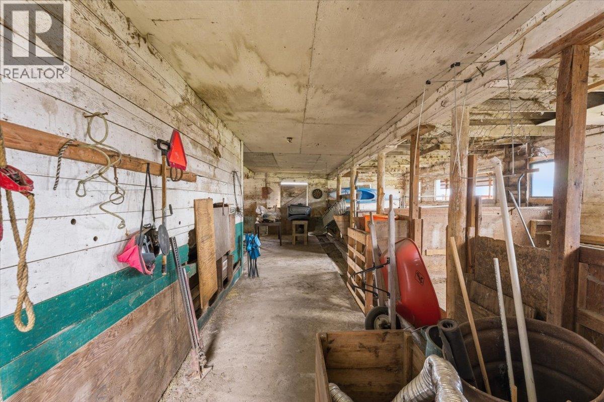 1121 Mountain View Road, Armstrong