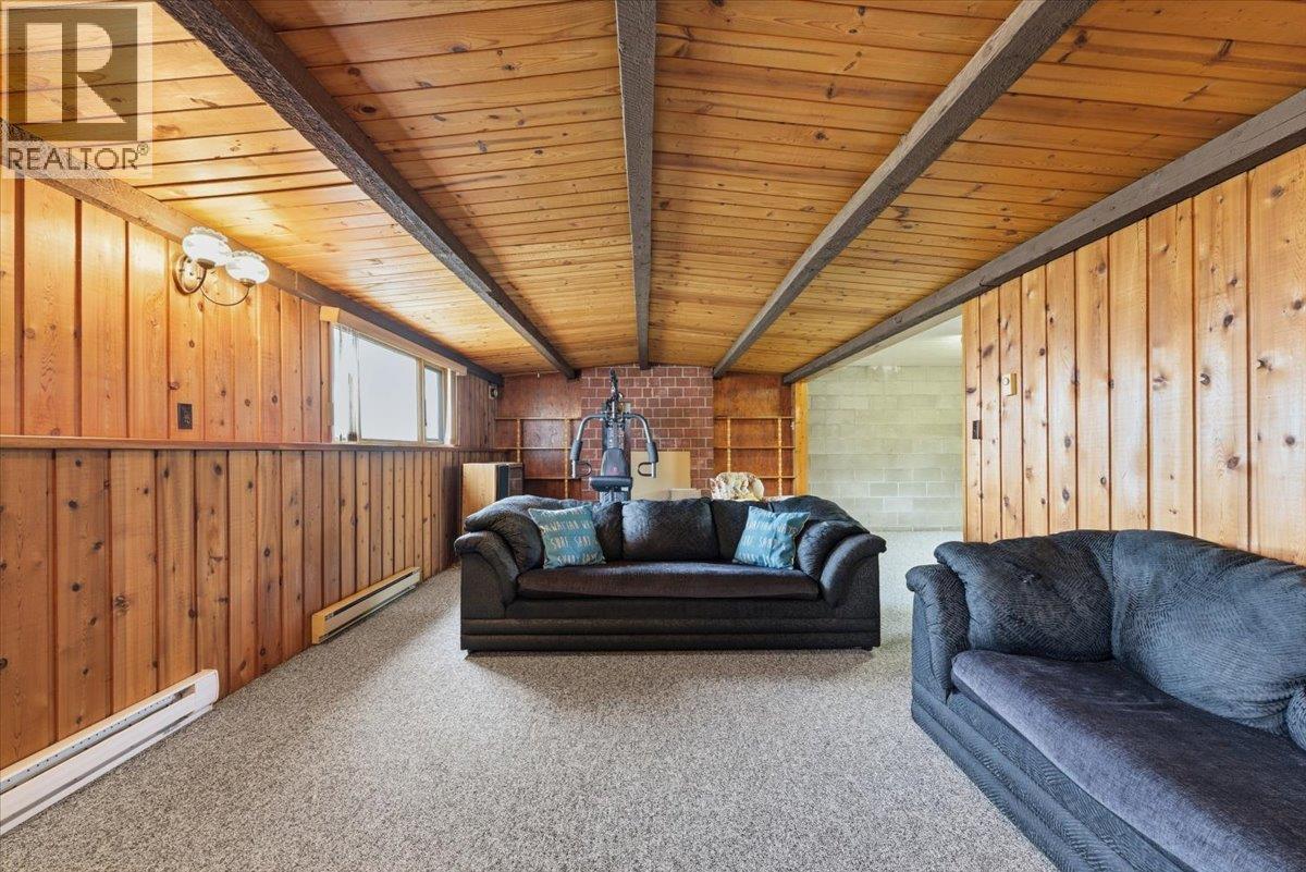 1121 Mountain View Road, Armstrong