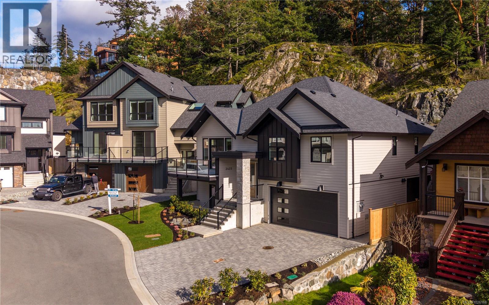 3425 Horizon Terr - Photo 3 of 38, Langford, British Columbia
