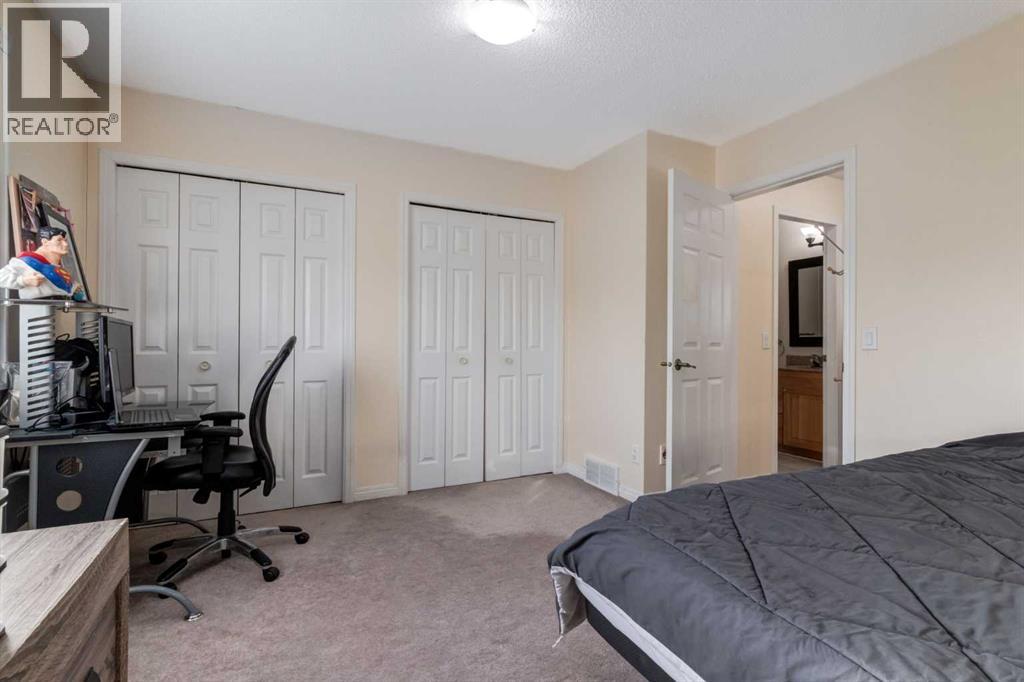 Single Family House for Sale in  Martinbrook Road NE Martindale Calgary 