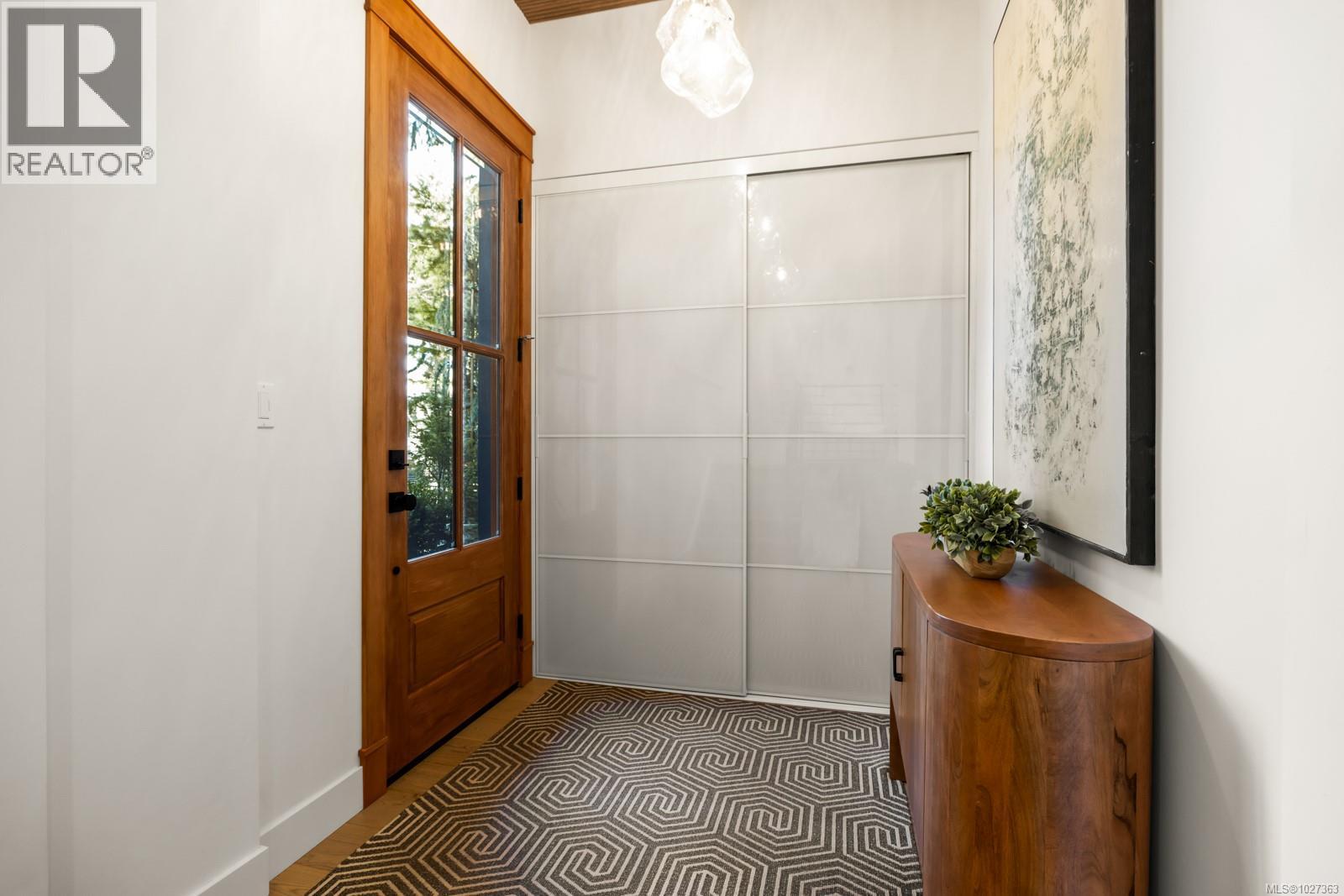  1941 Appleton Place, Saanich