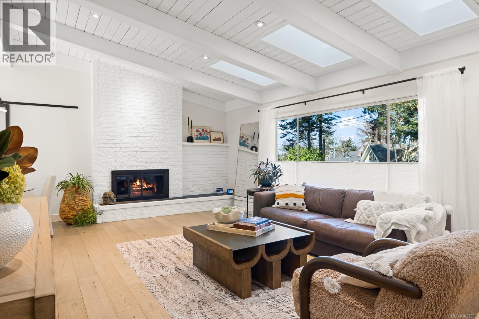  1941 Appleton Place, Saanich