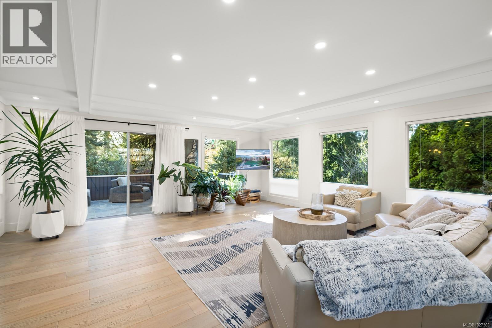  1941 Appleton Place, Saanich