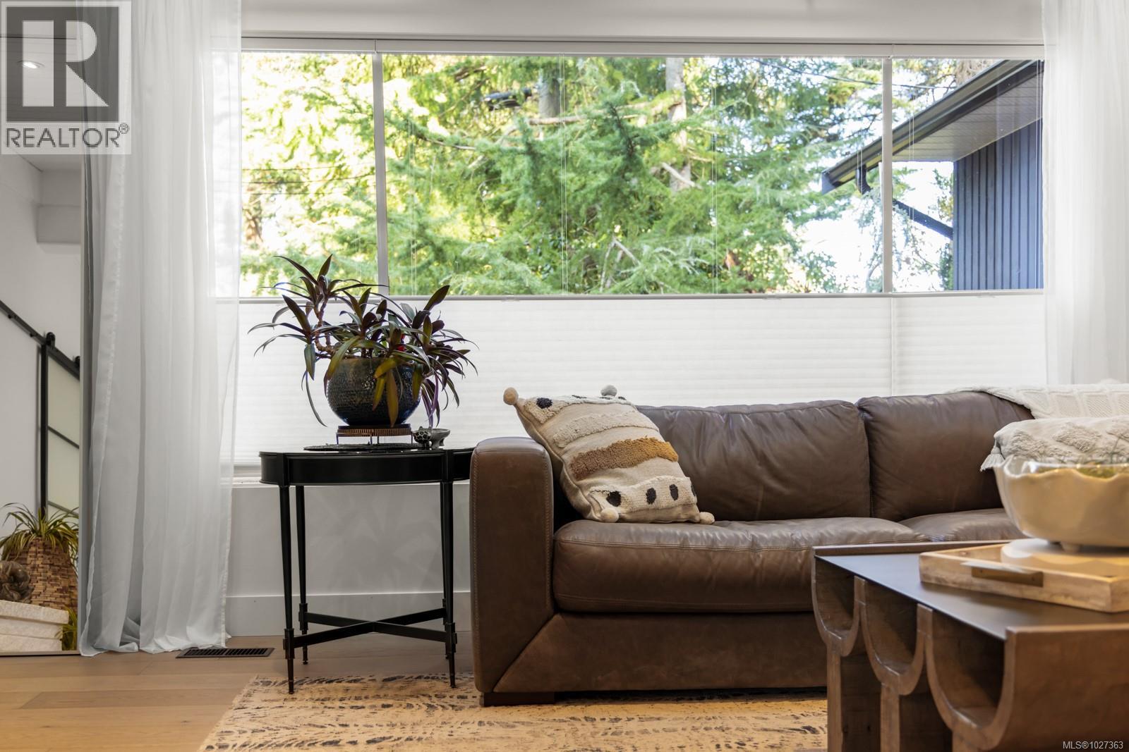  1941 Appleton Place, Saanich