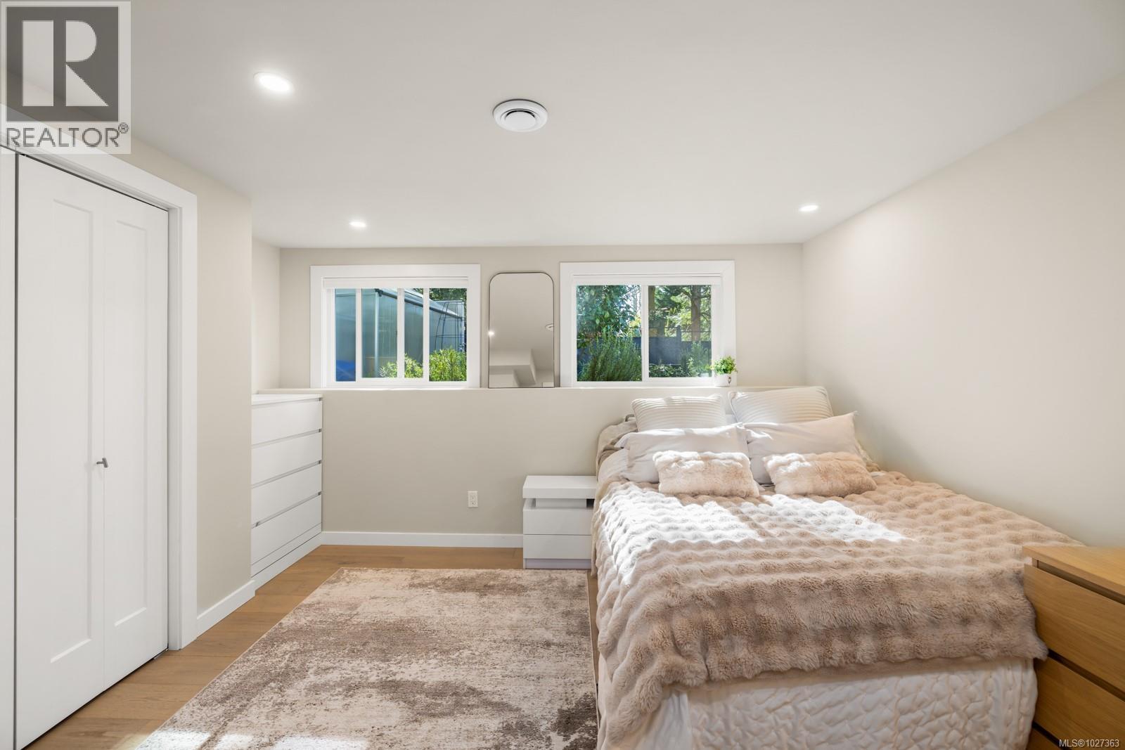  1941 Appleton Place, Saanich